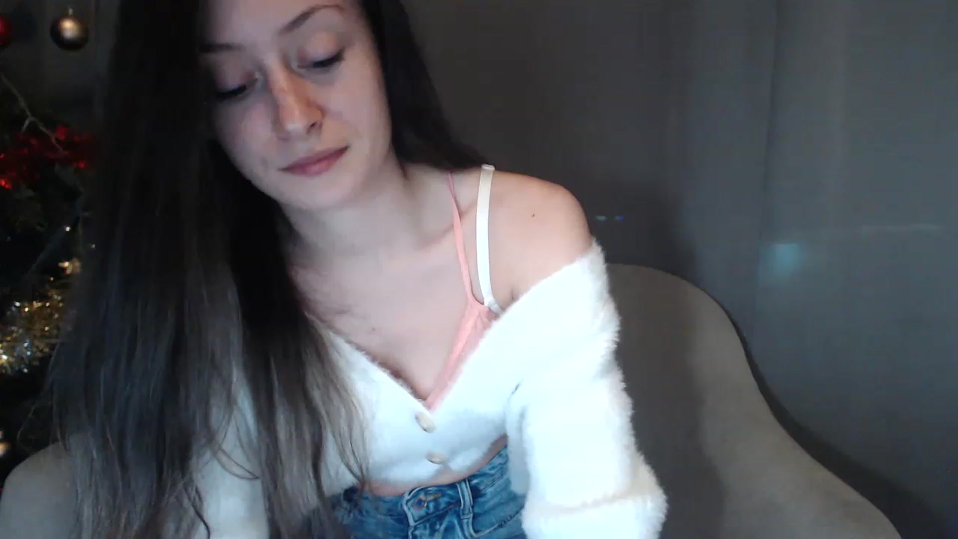 Gallery image thumbnail from BeatriceCapri's myfreecams stream on, 12/26/2022, 02:30 image 18 of 20