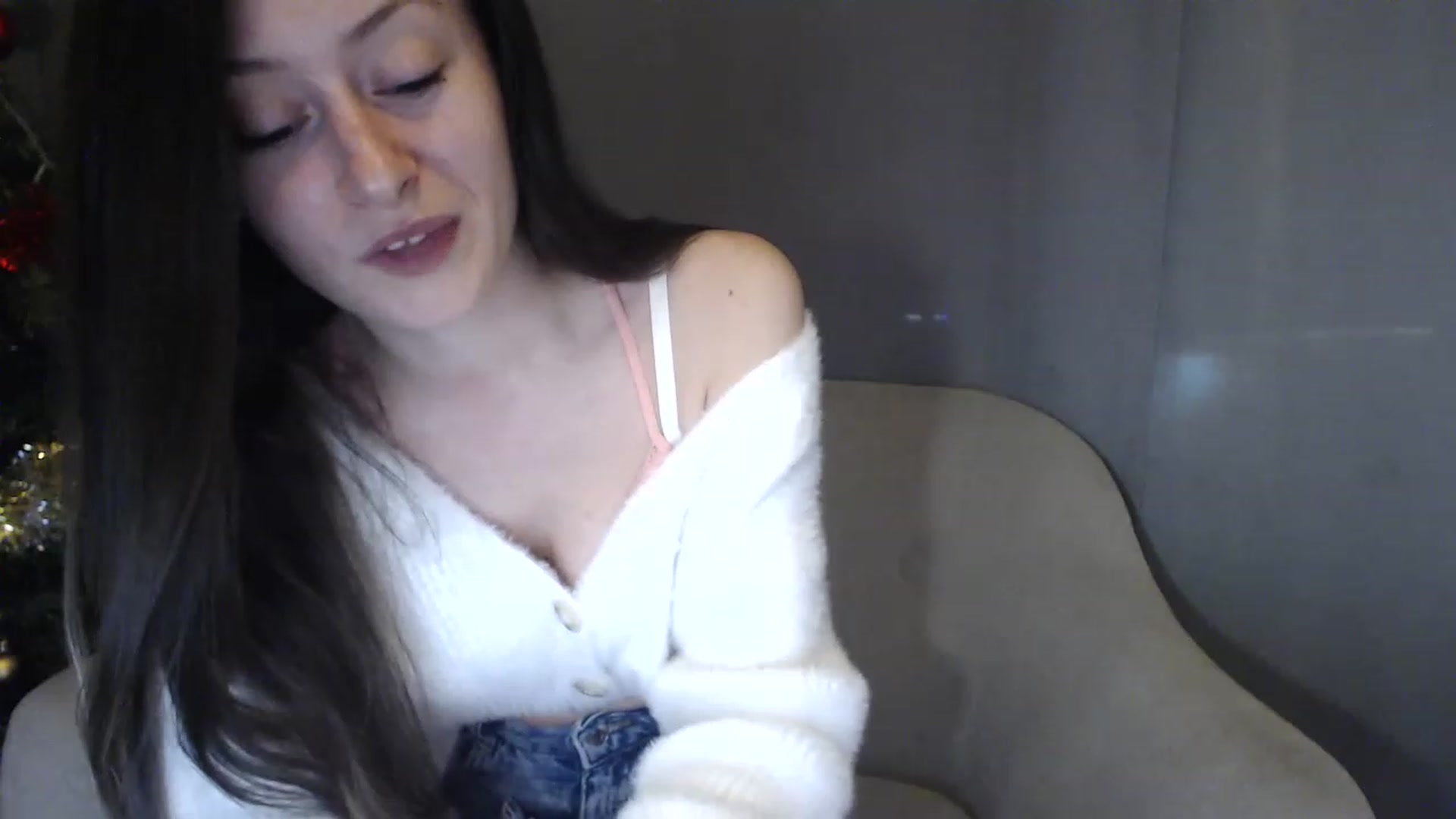 Gallery image thumbnail from BeatriceCapri's myfreecams stream on, 12/26/2022, 02:30 image 10 of 20