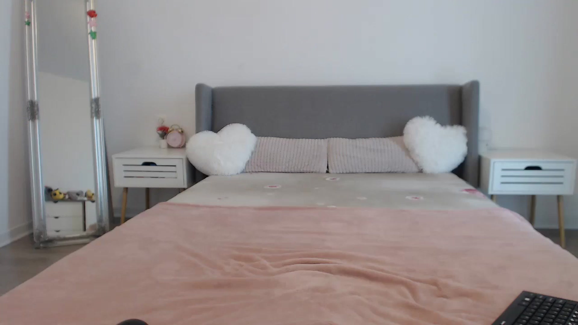 Gallery image thumbnail from BeatriceCapri's myfreecams stream on, 05/27/2024, 12:01 image 15 of 20