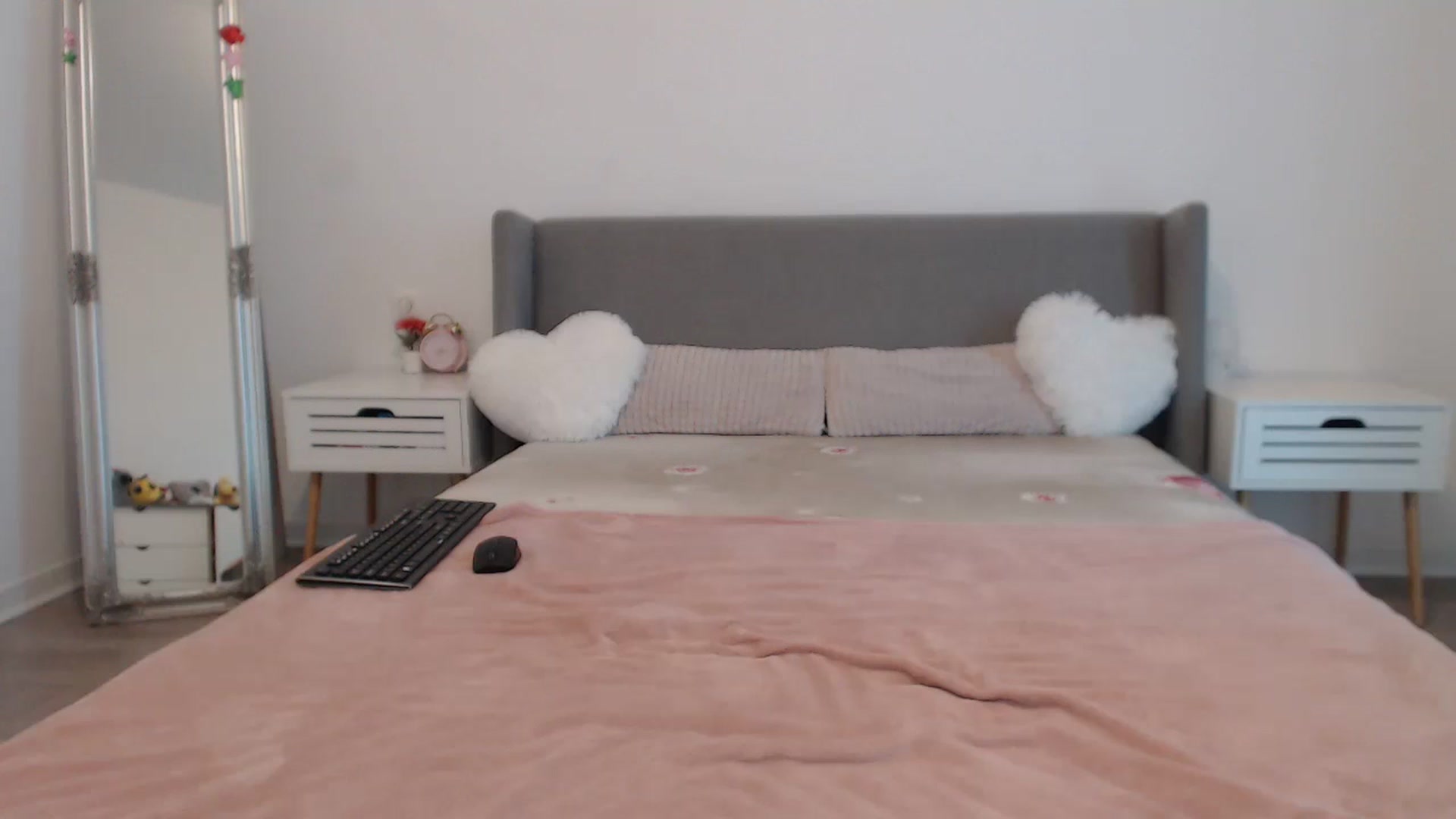 Gallery image thumbnail from BeatriceCapri's myfreecams stream on, 05/27/2024, 14:39 image 14 of 20