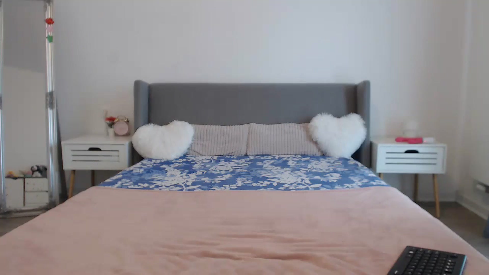 Gallery image thumbnail from BeatriceCapri's myfreecams stream on, 05/30/2024, 12:19 image 8 of 20