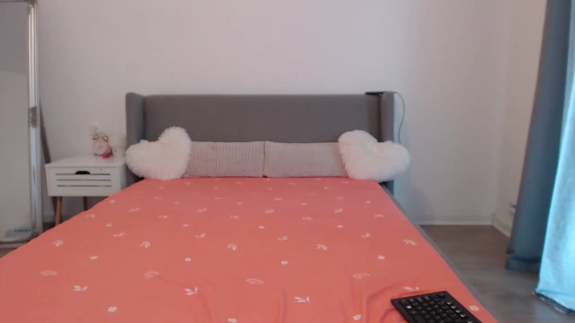 Gallery image thumbnail from BeatriceCapri's myfreecams stream on, 10/14/2024, 09:04 image 15 of 20