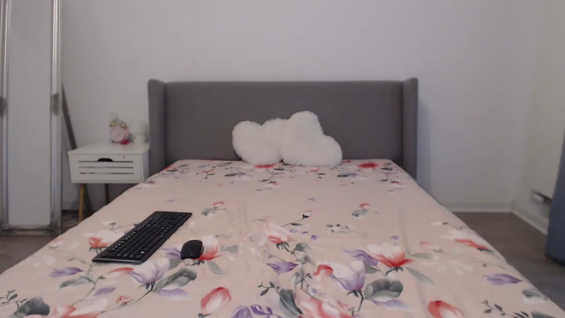 Gallery image thumbnail from BeatriceCapri's myfreecams stream on, 11/11/2024, 14:21 image 6 of 20