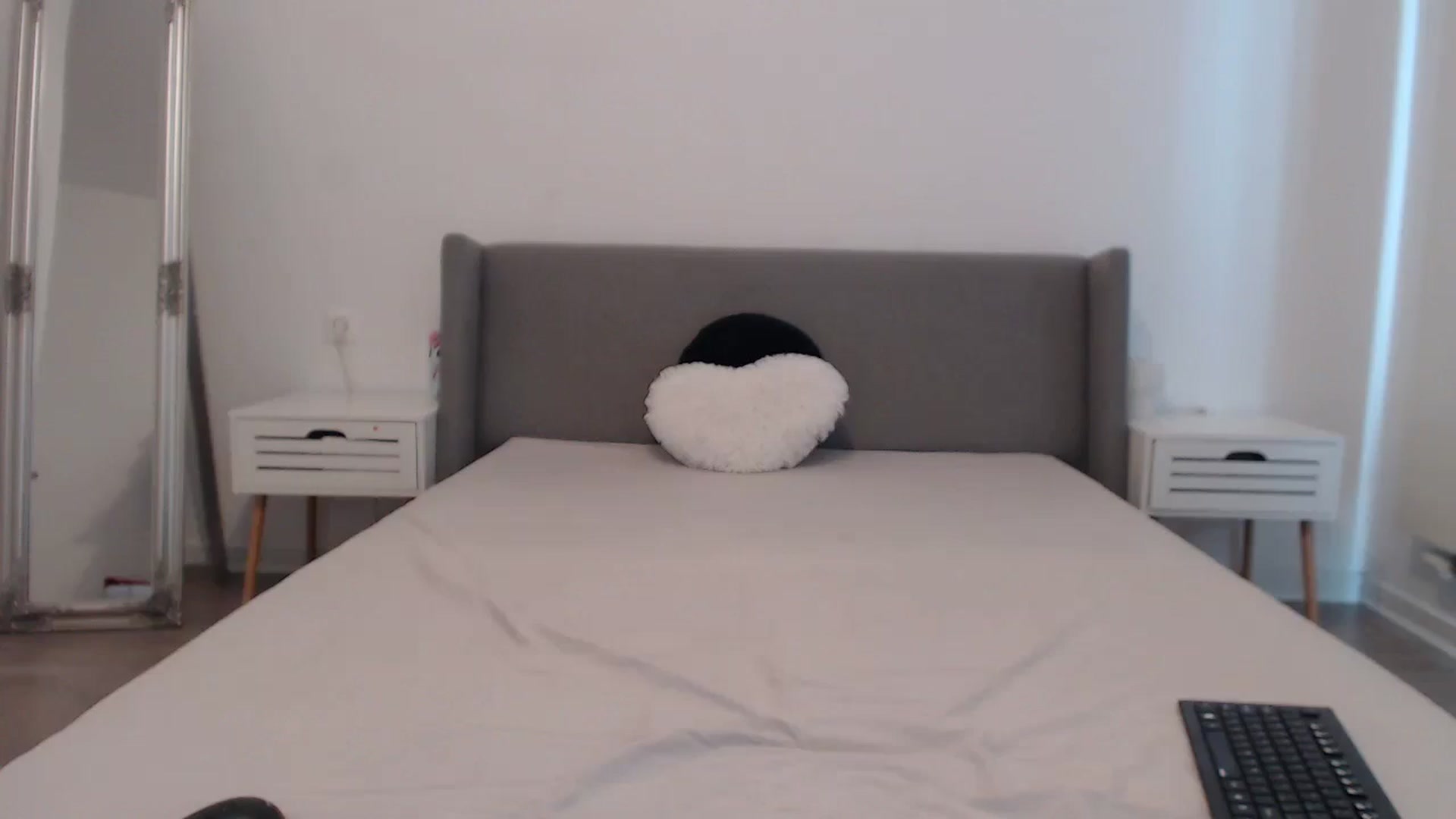 Gallery image thumbnail from BeatriceCapri's myfreecams stream on, 03/31/2025, 08:35 image 19 of 20