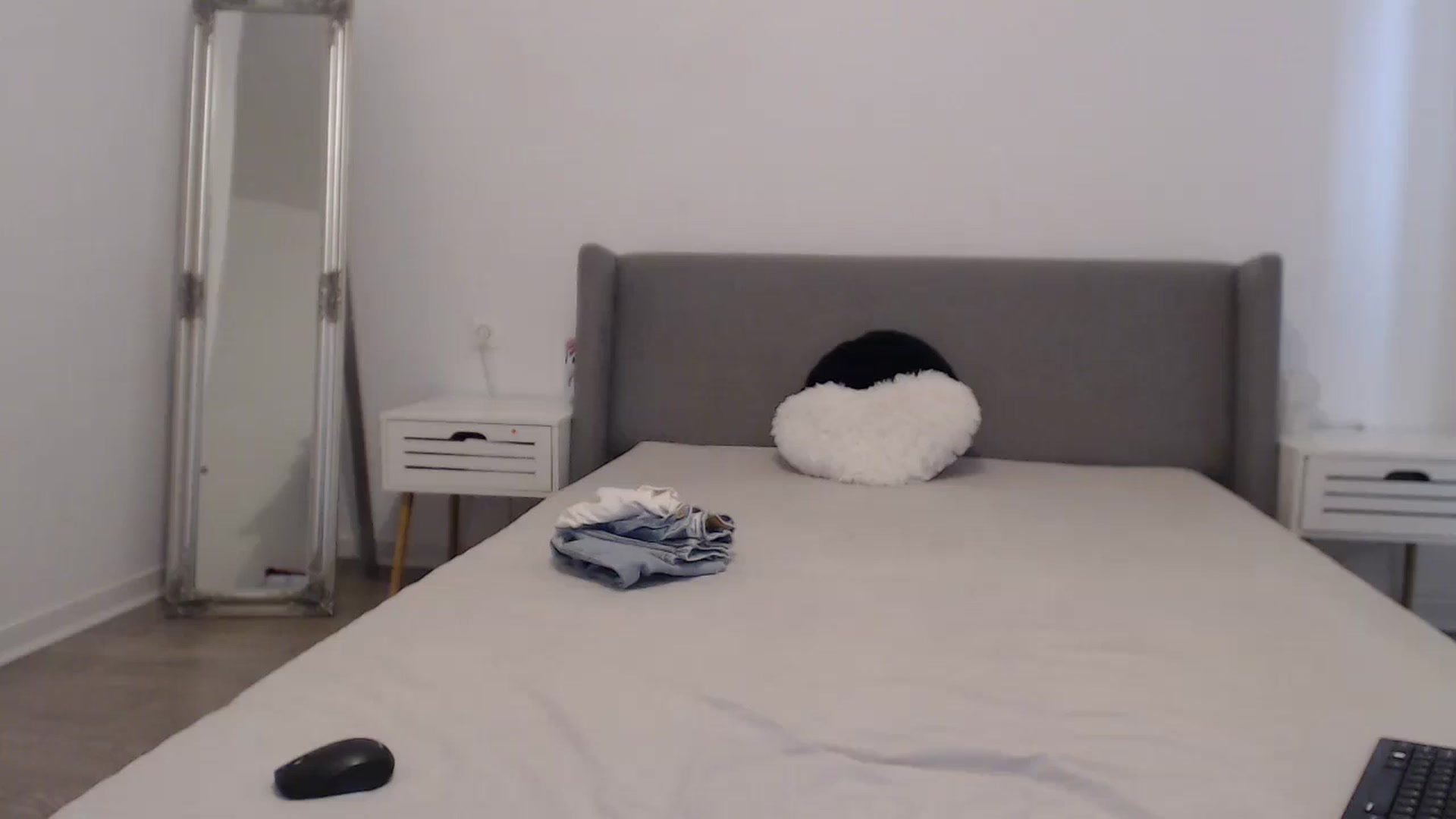 Gallery image thumbnail from BeatriceCapri's myfreecams stream on, 03/31/2025, 14:04 image 12 of 20