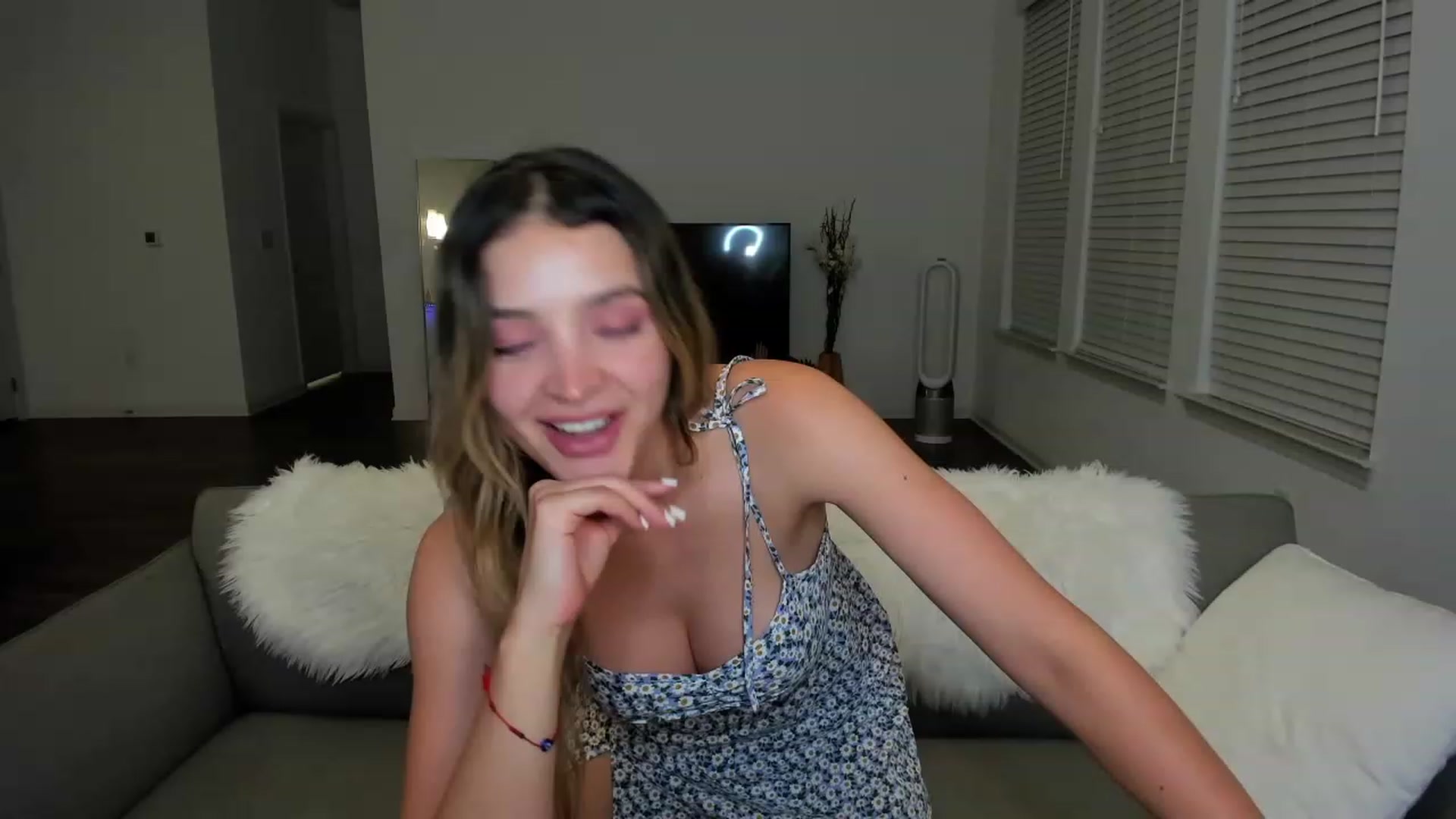 Gallery image thumbnail from BeatrixNova's myfreecams stream on, 07/26/2023, 06:36 image 2 of 20