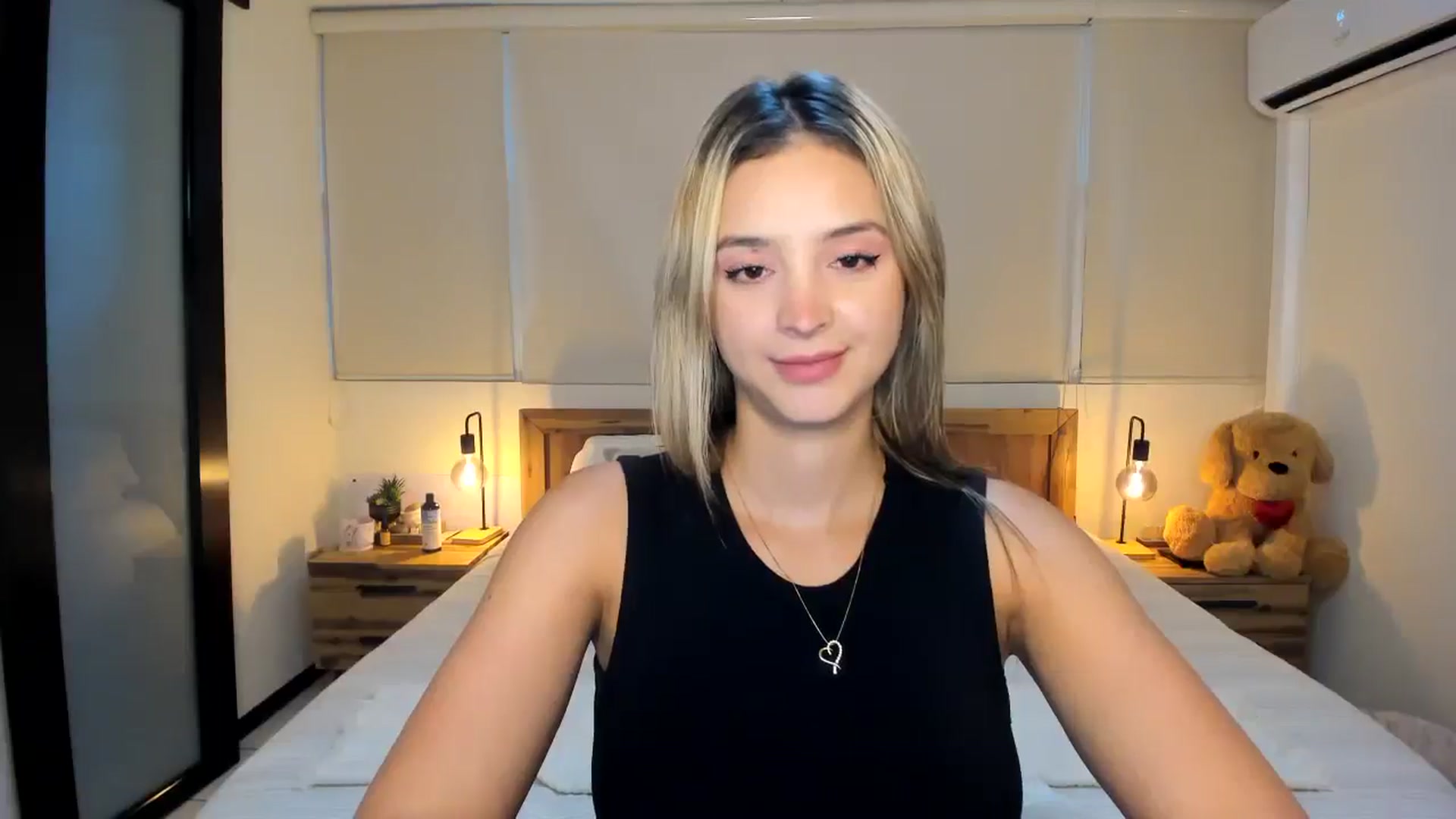 Gallery image thumbnail from BeatrixNova's myfreecams stream on, 05/01/2025, 22:24 image 19 of 20