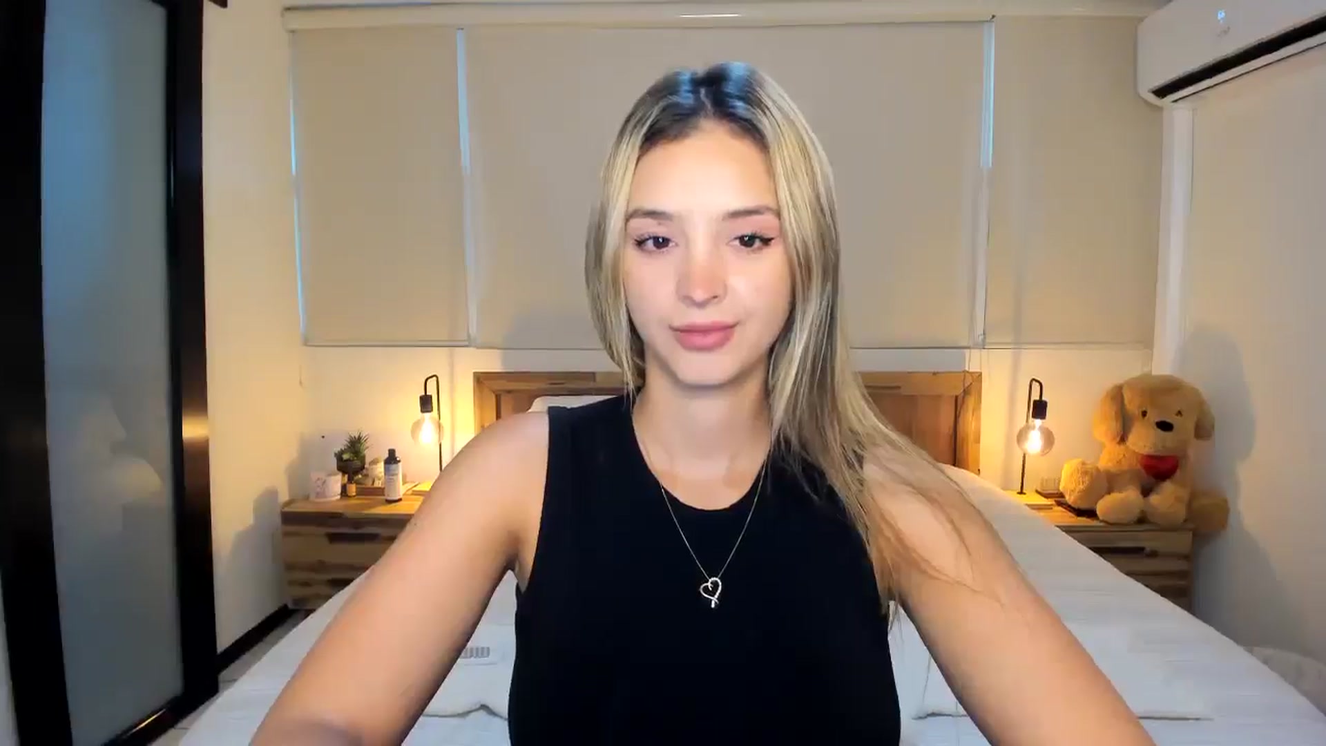 Gallery image thumbnail from BeatrixNova's myfreecams stream on, 05/01/2025, 22:24 image 6 of 20