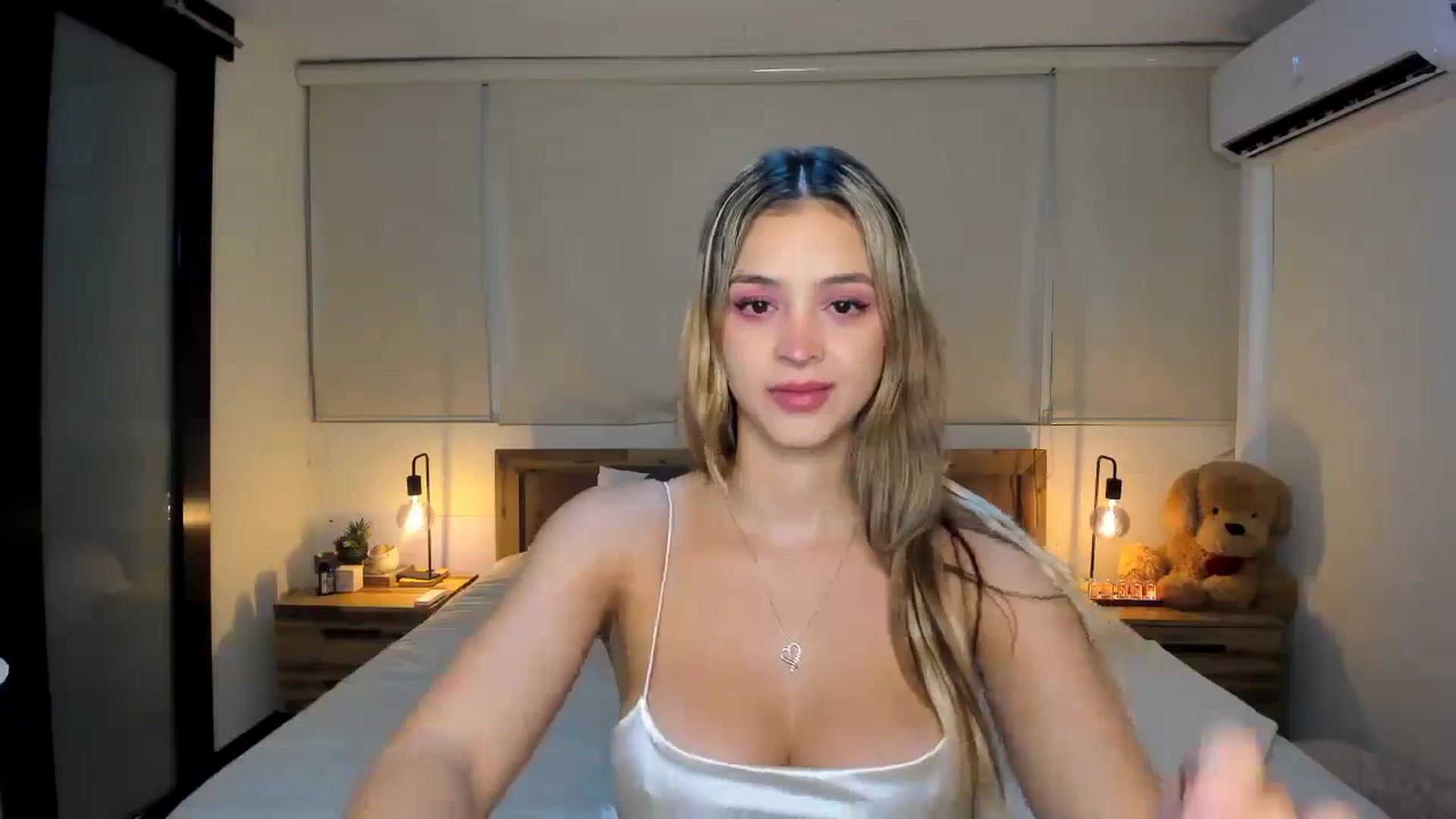 Gallery image thumbnail from BeatrixNova's myfreecams stream on, 09/24/2025, 23:32 image 12 of 20