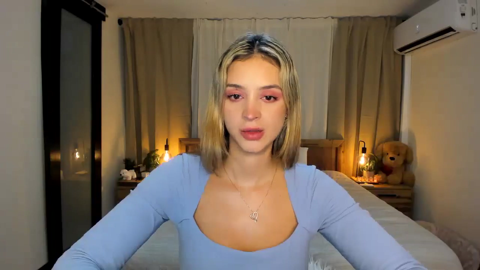 Gallery image thumbnail from BeatrixNova's myfreecams stream on, 12/04/2025, 01:00 image 14 of 20