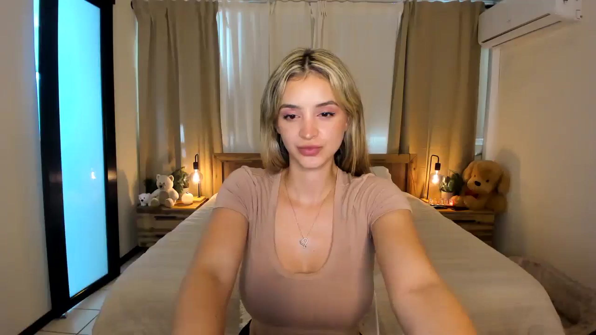 Gallery image thumbnail from BeatrixNova's myfreecams stream on, 02/13/2026, 22:12 image 7 of 20