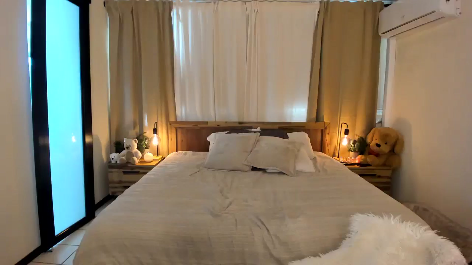 Gallery image thumbnail from BeatrixNova's myfreecams stream on, 02/13/2026, 22:12 image 4 of 20