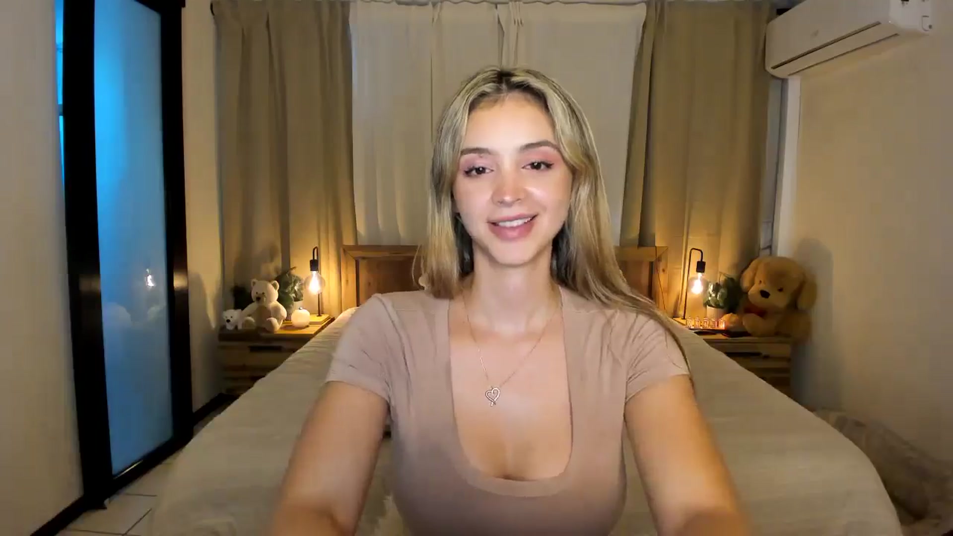 Gallery image thumbnail from BeatrixNova's myfreecams stream on, 02/13/2026, 22:12 image 19 of 20