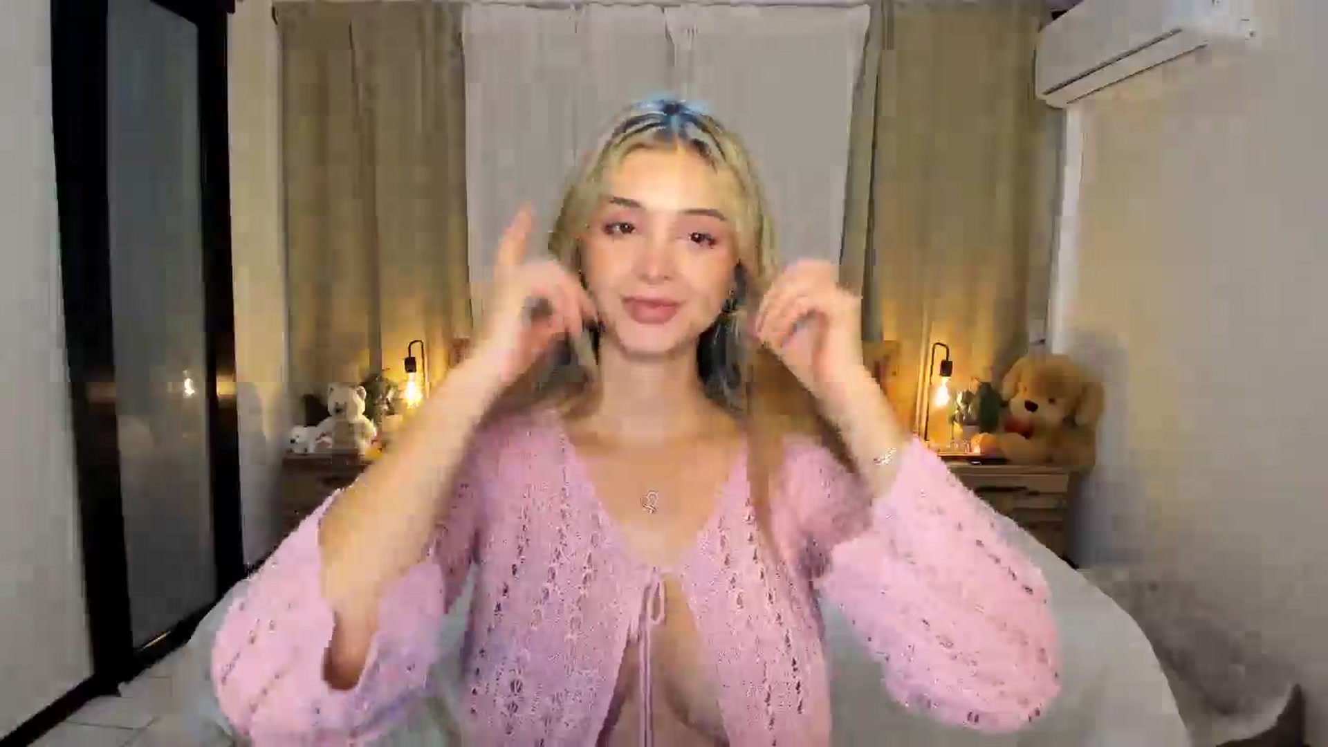 Gallery image thumbnail from BeatrixNova's myfreecams stream on, 02/19/2026, 04:37 image 17 of 20