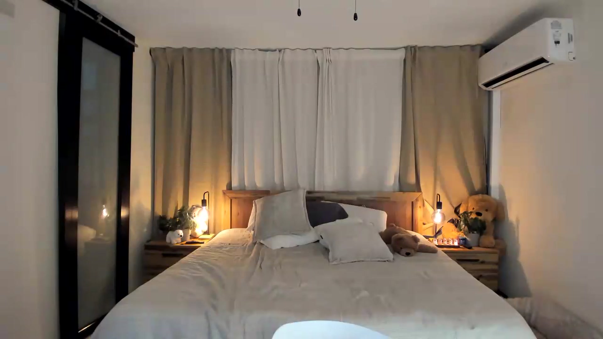 Gallery image thumbnail from BeatrixNova's myfreecams stream on, 05/27/2026, 24:01 image 20 of 20