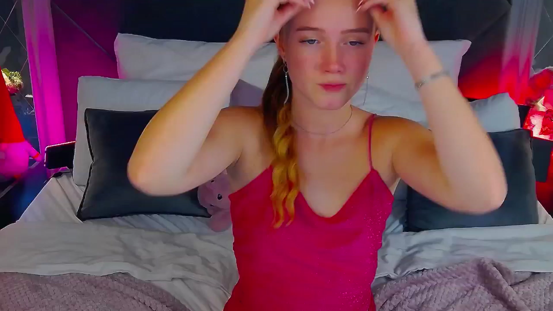 Gallery image thumbnail from Beatrizz's myfreecams stream on, 12/23/2025, 17:40 image 4 of 20