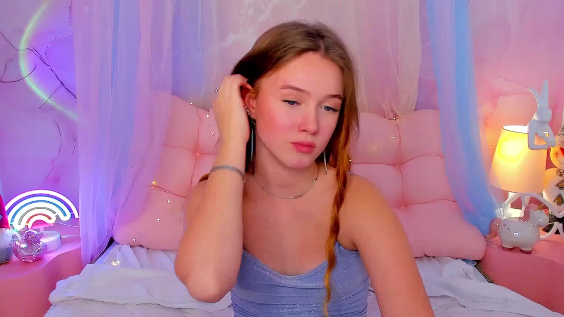 Gallery image thumbnail from Beatrizz's myfreecams stream on, 12/24/2025, 11:13 image 5 of 20