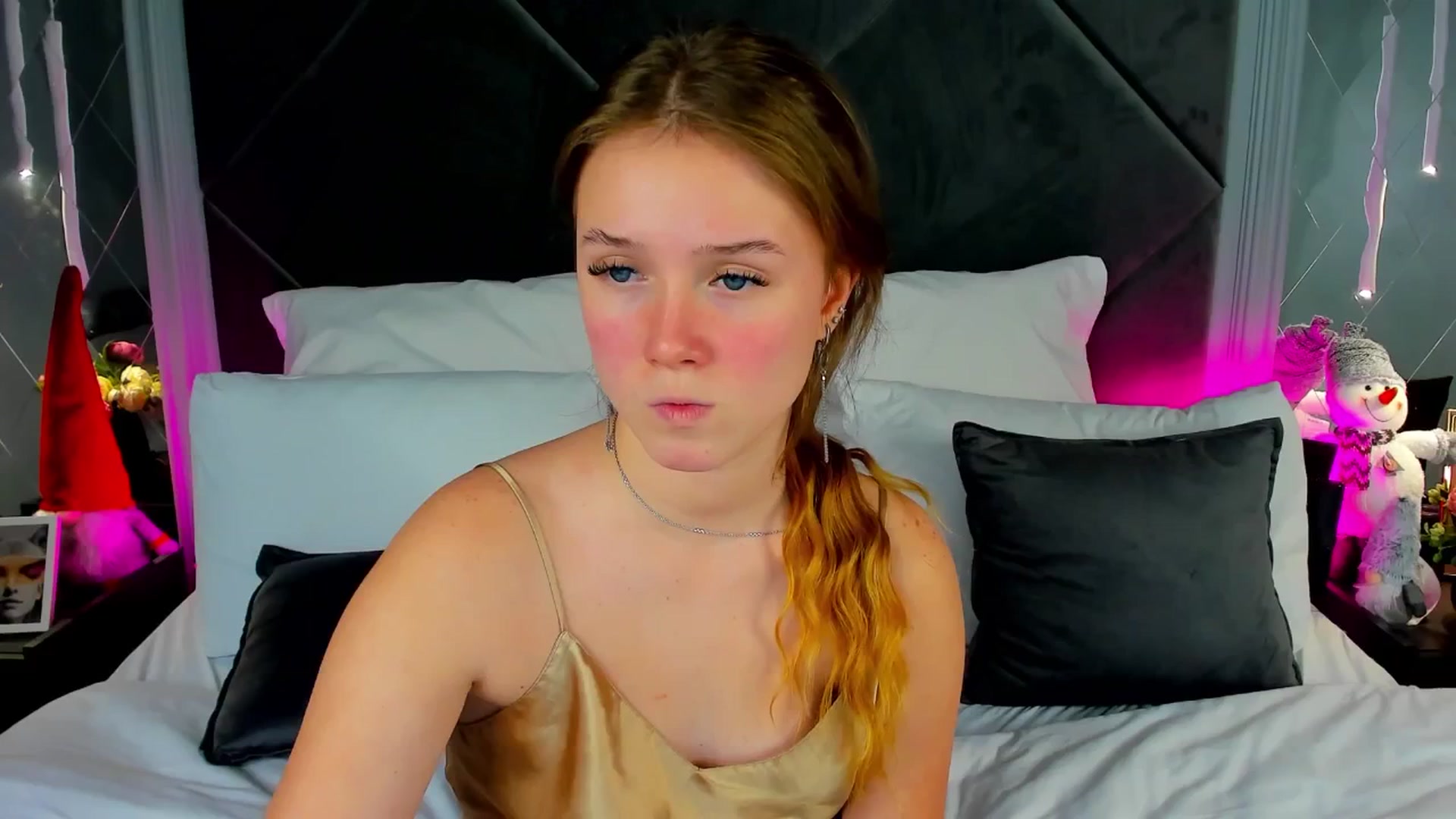 Gallery image thumbnail from Beatrizz's myfreecams stream on, 01/02/2026, 18:10 image 1 of 20