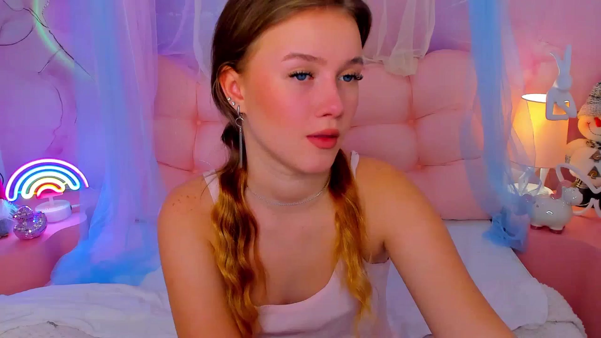 Gallery image thumbnail from Beatrizz's myfreecams stream on, 01/03/2026, 07:01 image 2 of 20