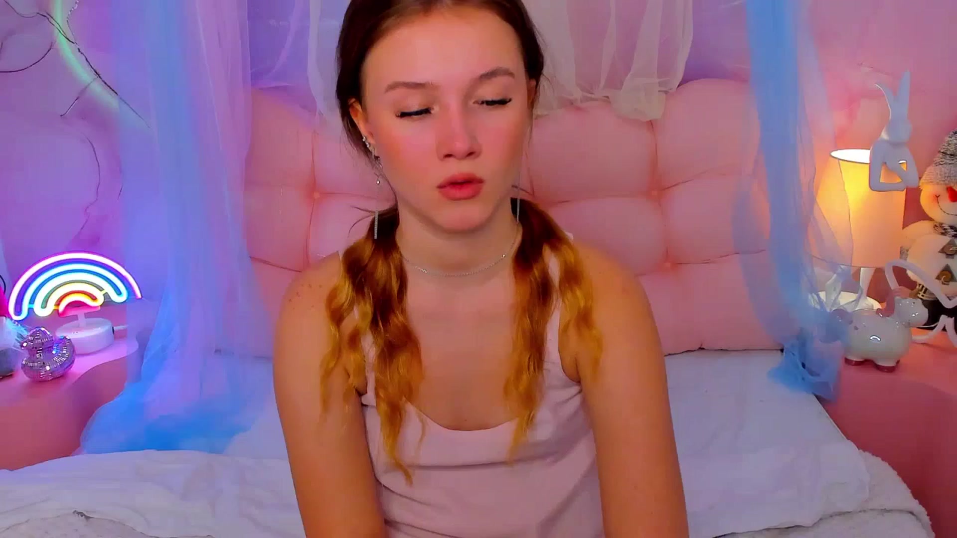 Gallery image thumbnail from Beatrizz's myfreecams stream on, 01/03/2026, 07:01 image 12 of 20