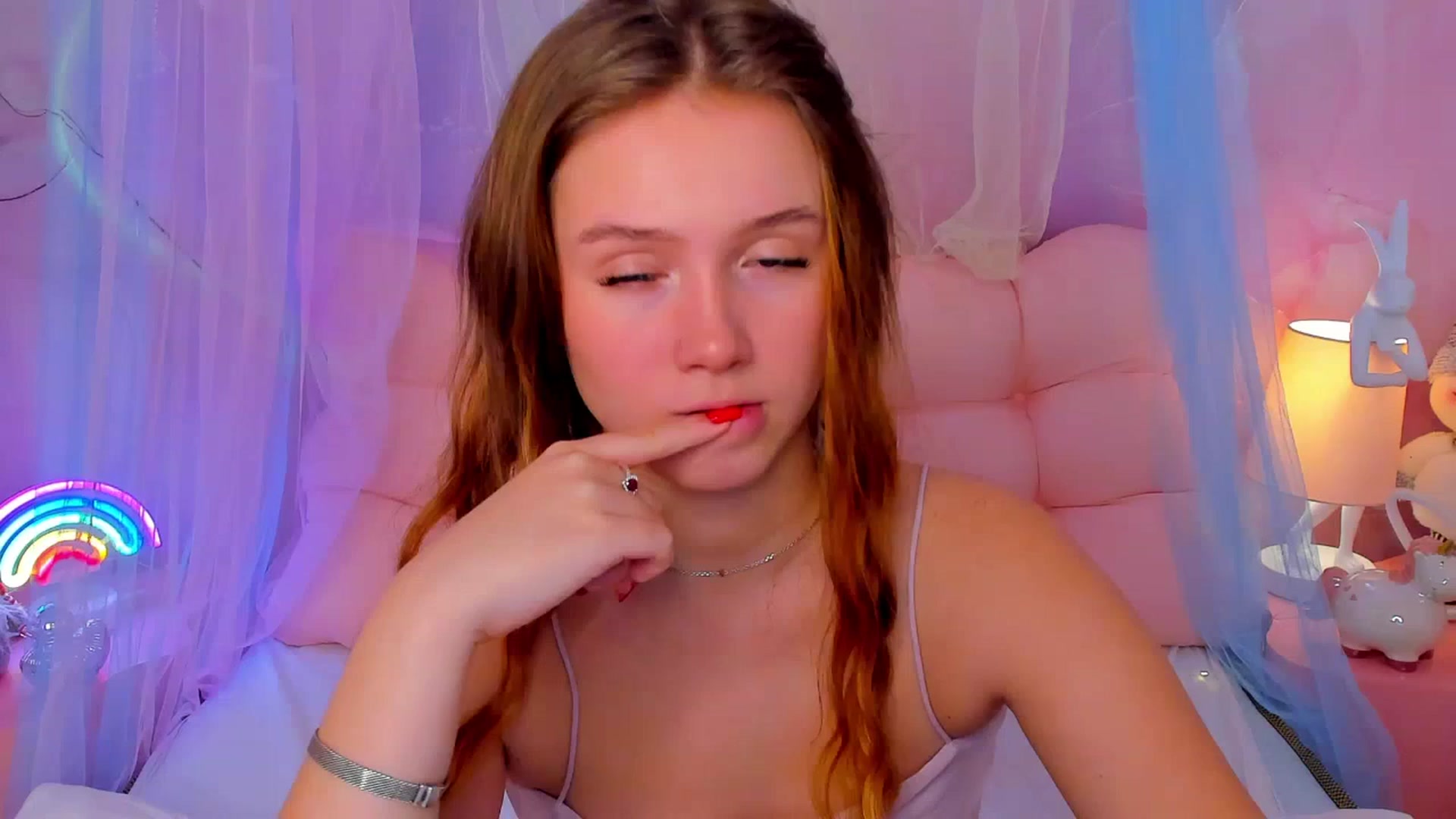 Gallery image thumbnail from Beatrizz's myfreecams stream on, 01/07/2026, 10:00 image 20 of 20