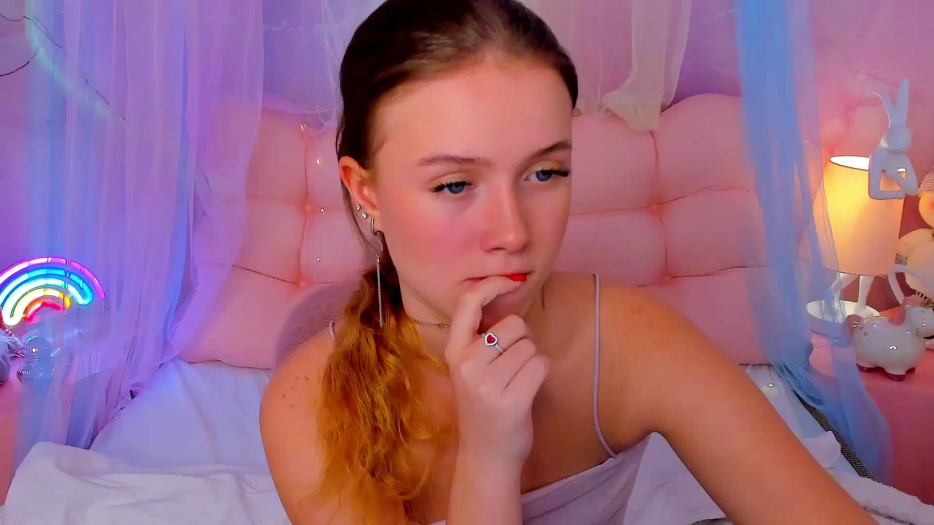 Gallery image thumbnail from Beatrizz's myfreecams stream on, 01/07/2026, 11:57 image 16 of 20