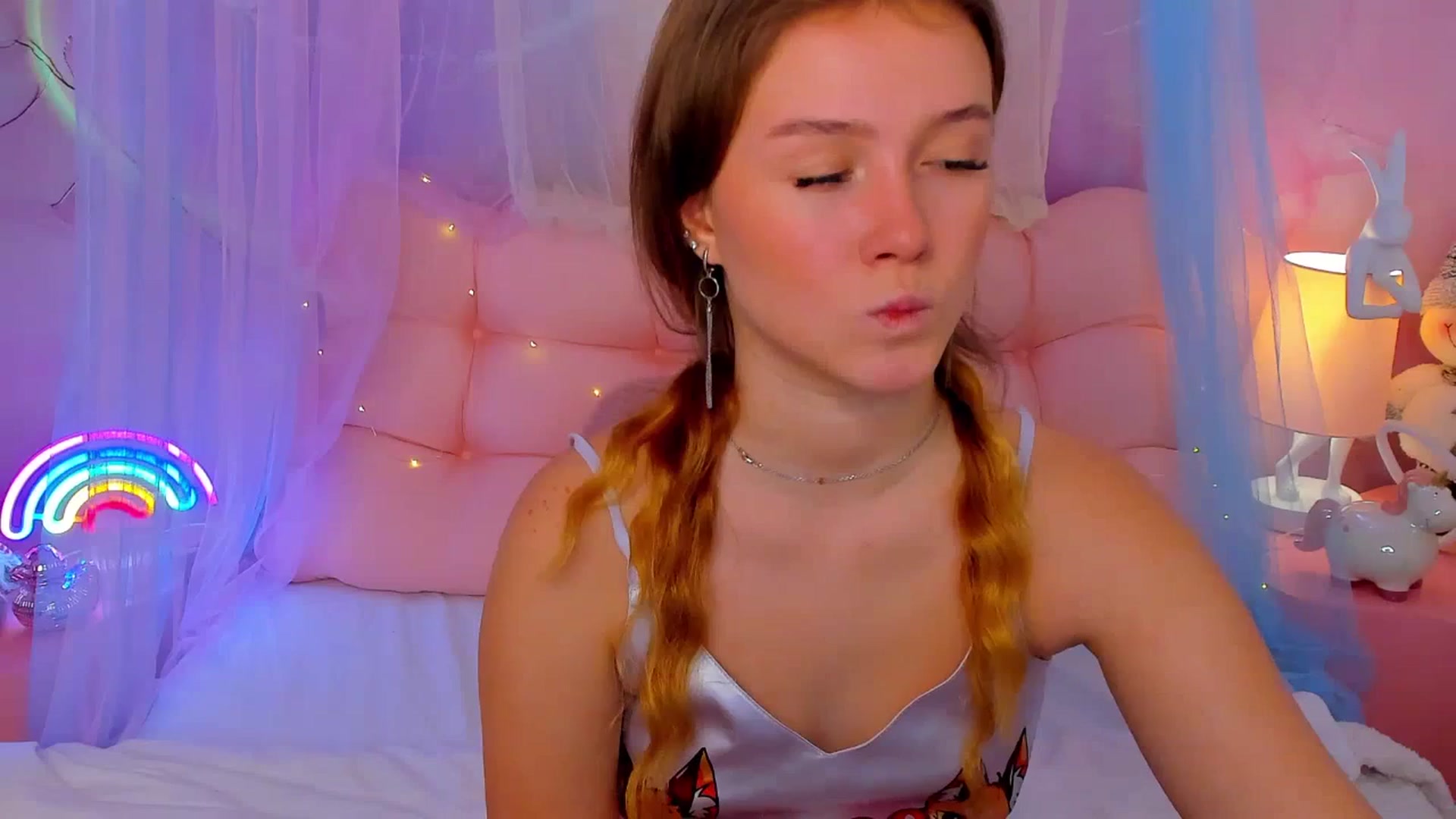 Gallery image thumbnail from Beatrizz's myfreecams stream on, 01/08/2026, 07:29 image 8 of 20