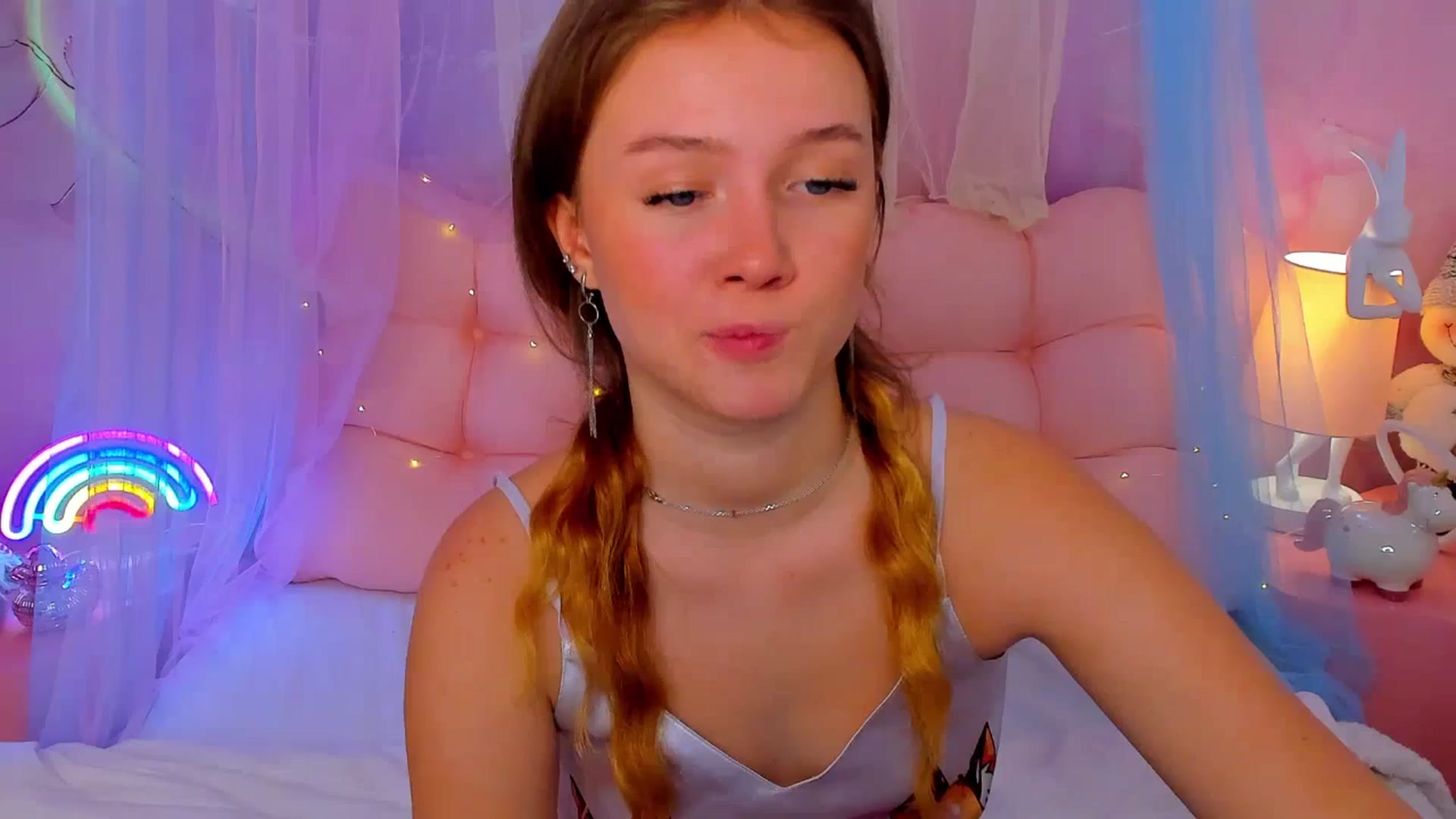 Gallery image thumbnail from Beatrizz's myfreecams stream on, 01/08/2026, 07:29 image 6 of 20