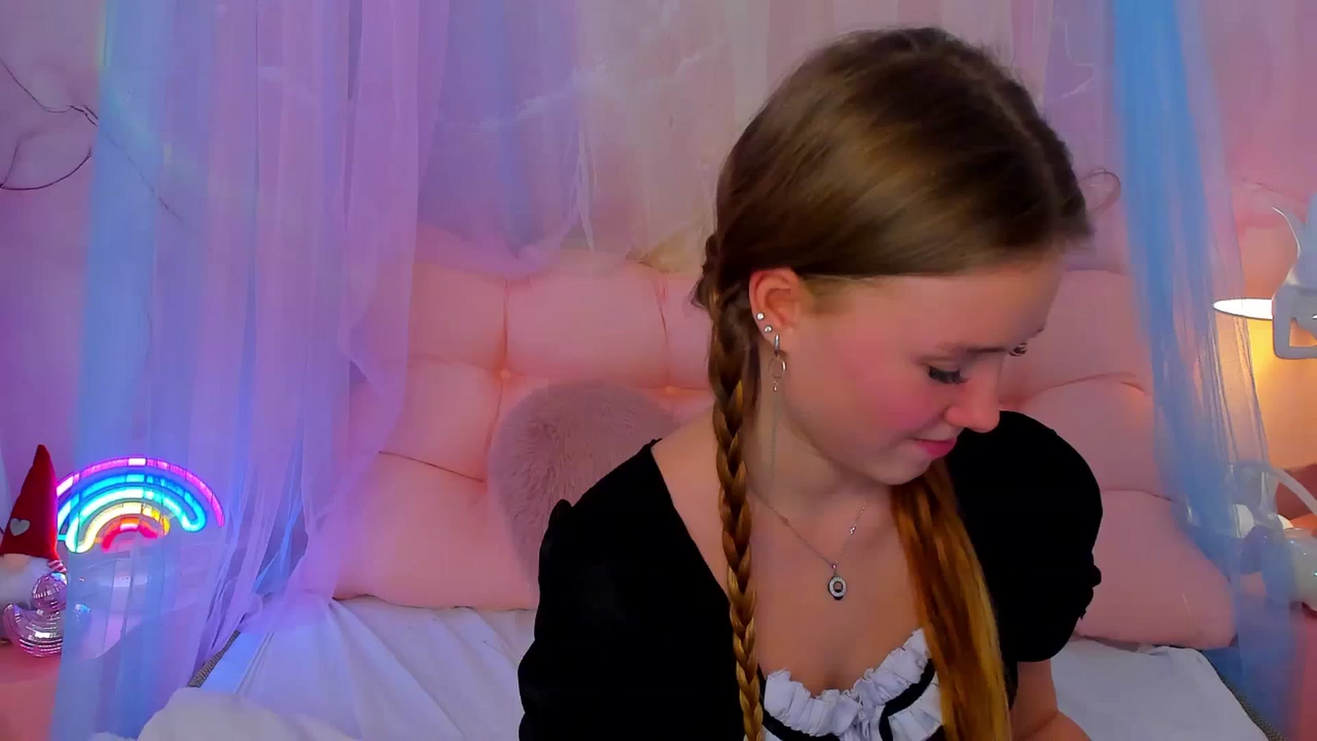 Gallery image thumbnail from Beatrizz's myfreecams stream on, 01/15/2026, 12:29 image 15 of 20