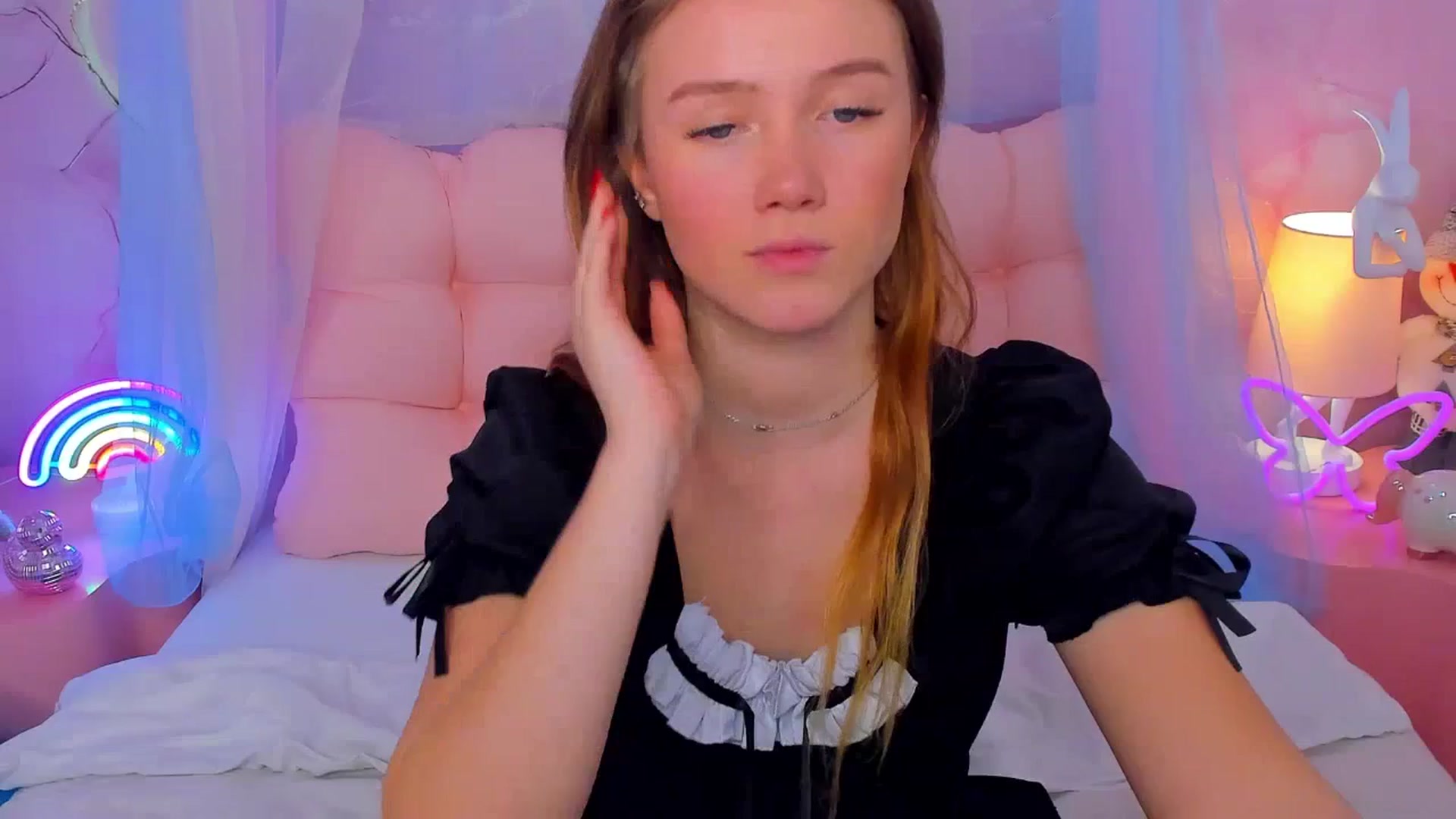 Gallery image thumbnail from Beatrizz's myfreecams stream on, 01/23/2026, 08:13 image 18 of 20