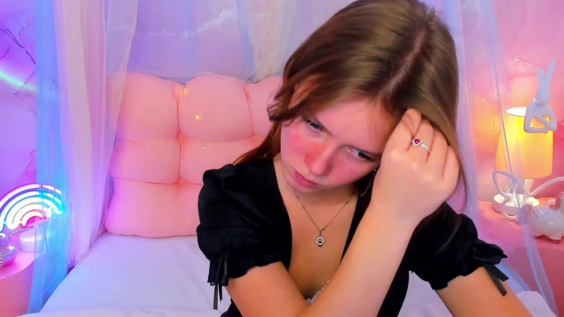 Gallery image thumbnail from Beatrizz's myfreecams stream on, 02/06/2026, 07:29 image 17 of 20