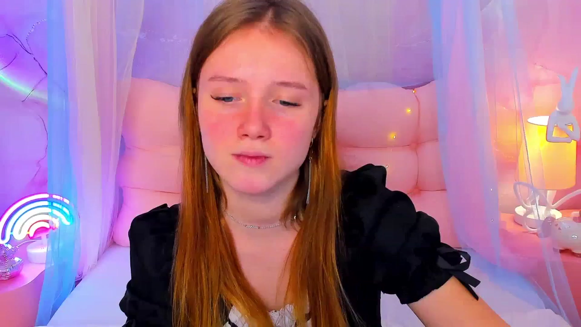 Gallery image thumbnail from Beatrizz's myfreecams stream on, 02/06/2026, 08:22 image 18 of 20