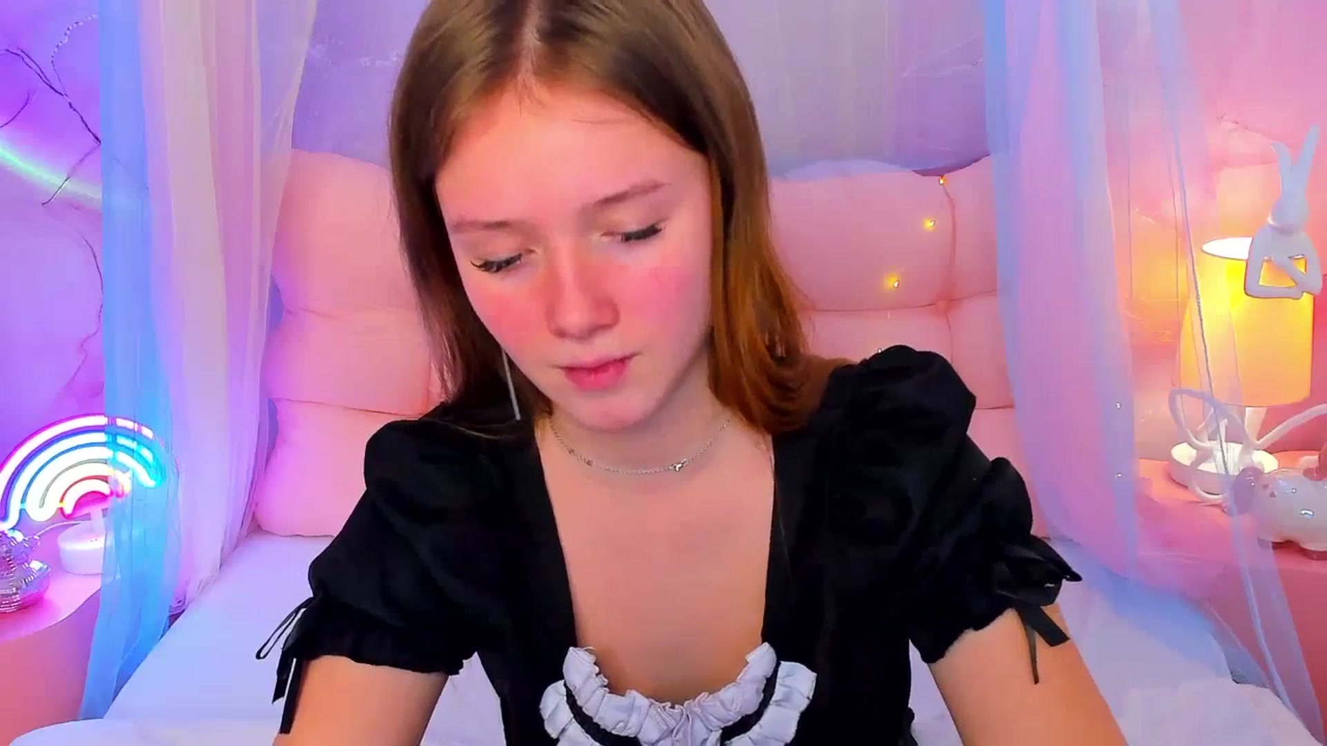 Gallery image thumbnail from Beatrizz's myfreecams stream on, 02/06/2026, 09:55 image 6 of 20