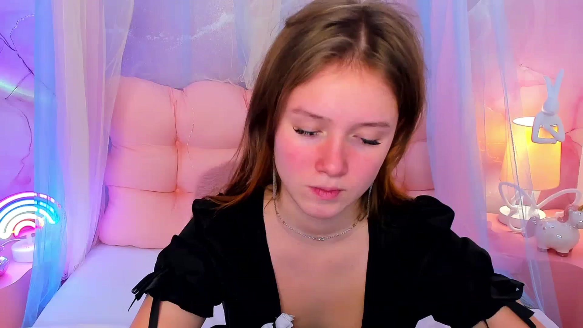 Gallery image thumbnail from Beatrizz's myfreecams stream on, 02/06/2026, 12:04 image 7 of 20