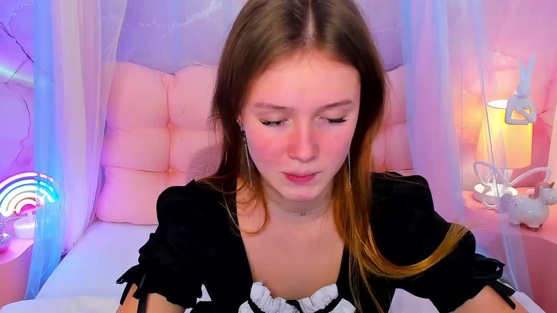 Gallery image thumbnail from Beatrizz's myfreecams stream on, 02/06/2026, 12:56 image 13 of 20