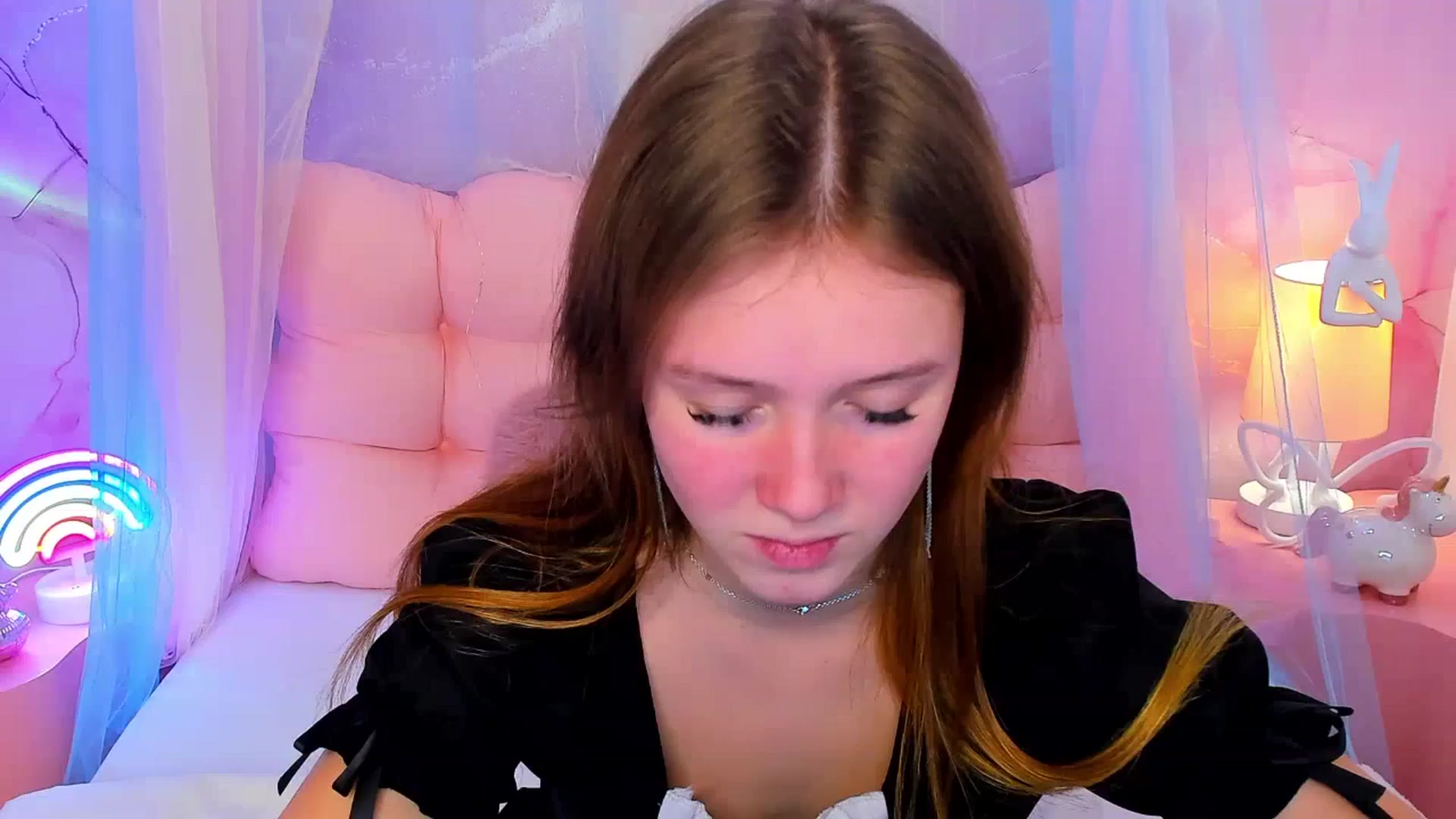 Gallery image thumbnail from Beatrizz's myfreecams stream on, 02/06/2026, 12:56 image 17 of 20
