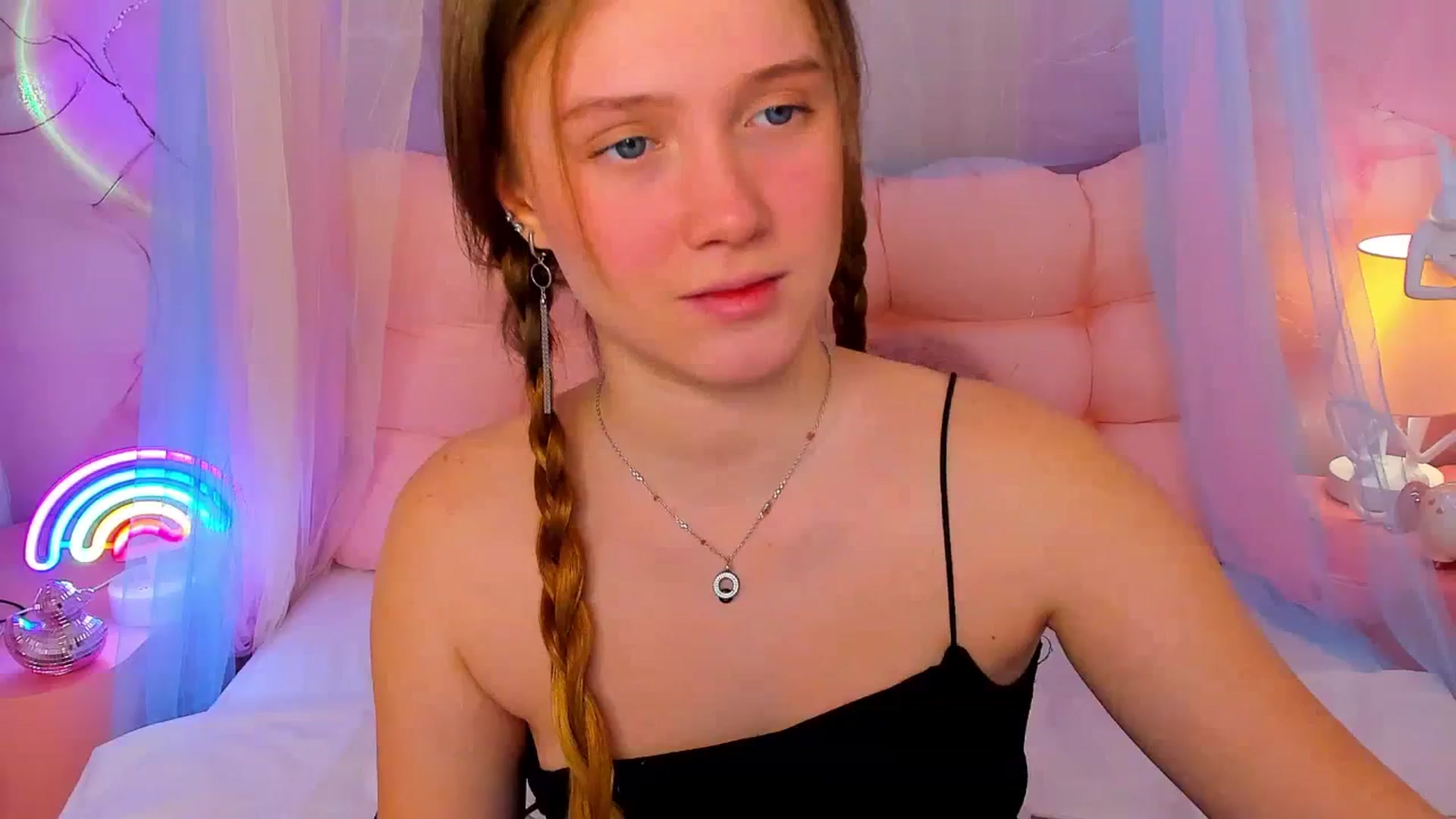 Gallery image thumbnail from Beatrizz's myfreecams stream on, 02/09/2026, 07:07 image 16 of 20