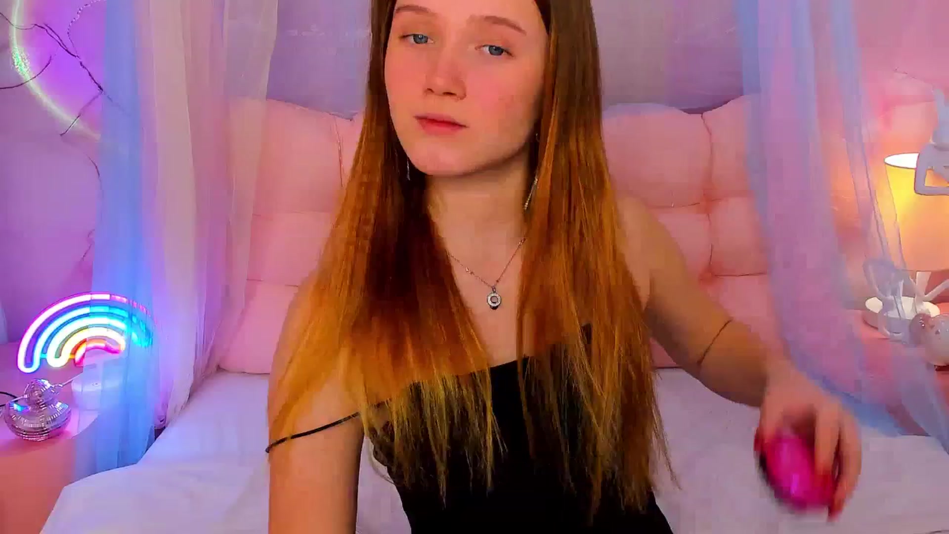 Gallery image thumbnail from Beatrizz's myfreecams stream on, 02/09/2026, 07:07 image 1 of 20