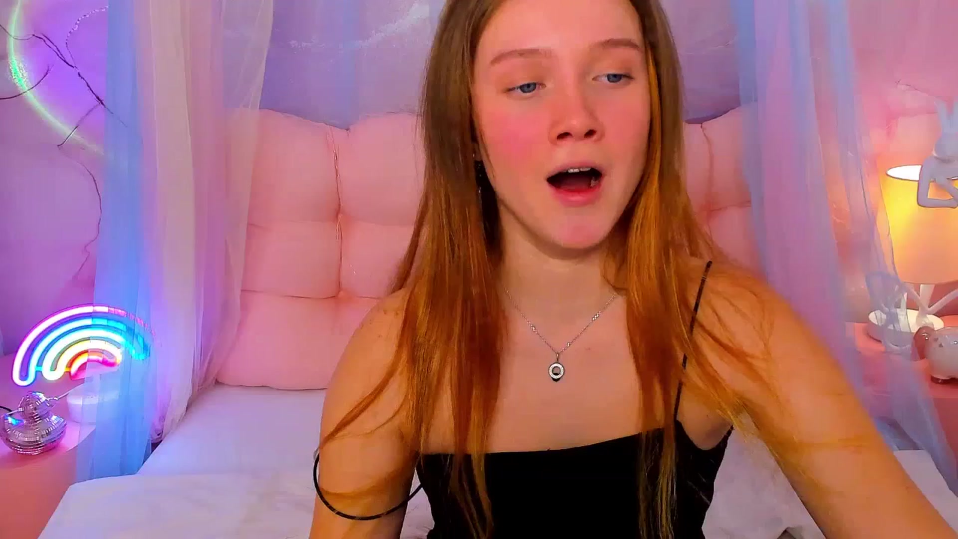 Gallery image thumbnail from Beatrizz's myfreecams stream on, 02/09/2026, 08:03 image 17 of 20