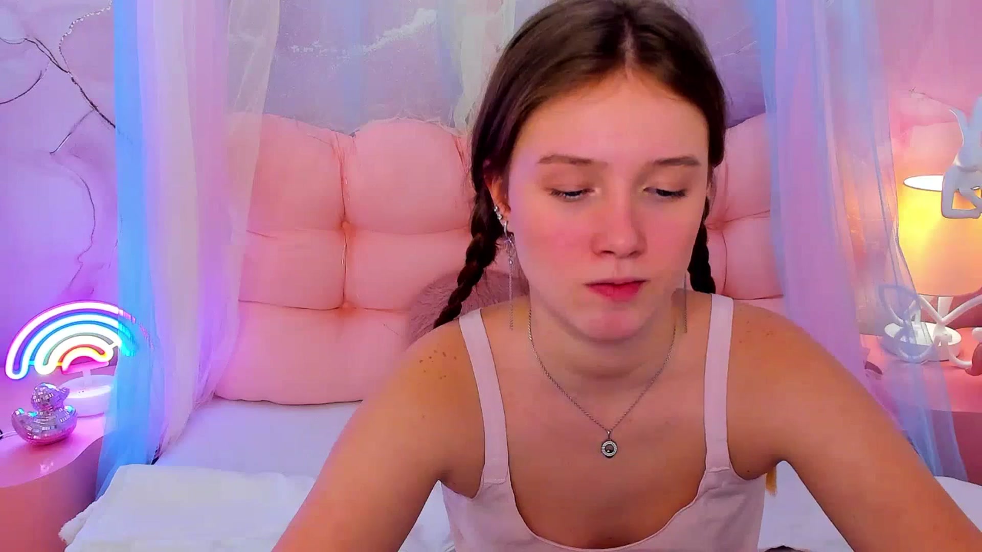 Gallery image thumbnail from Beatrizz's myfreecams stream on, 02/10/2026, 11:18 image 9 of 20