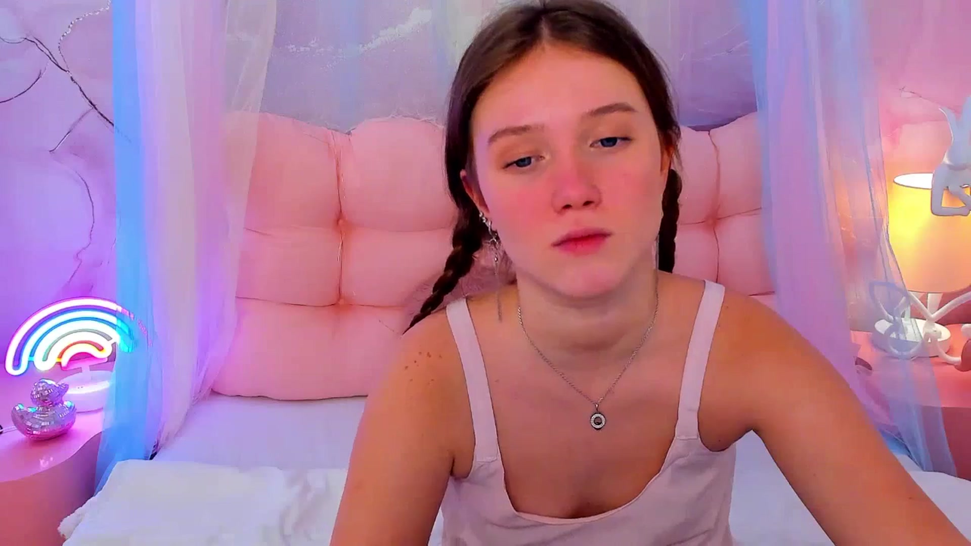 Gallery image thumbnail from Beatrizz's myfreecams stream on, 02/10/2026, 11:18 image 12 of 20