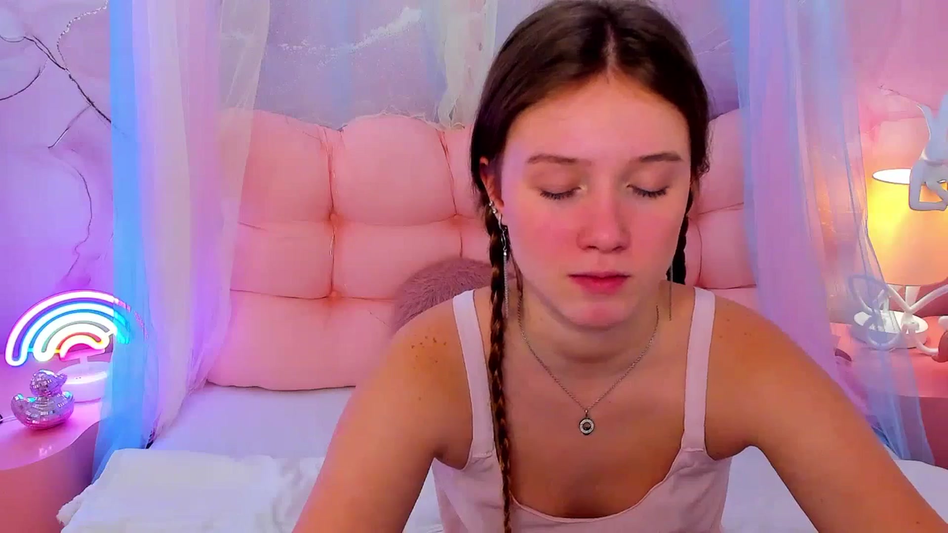 Gallery image thumbnail from Beatrizz's myfreecams stream on, 02/10/2026, 11:18 image 14 of 20