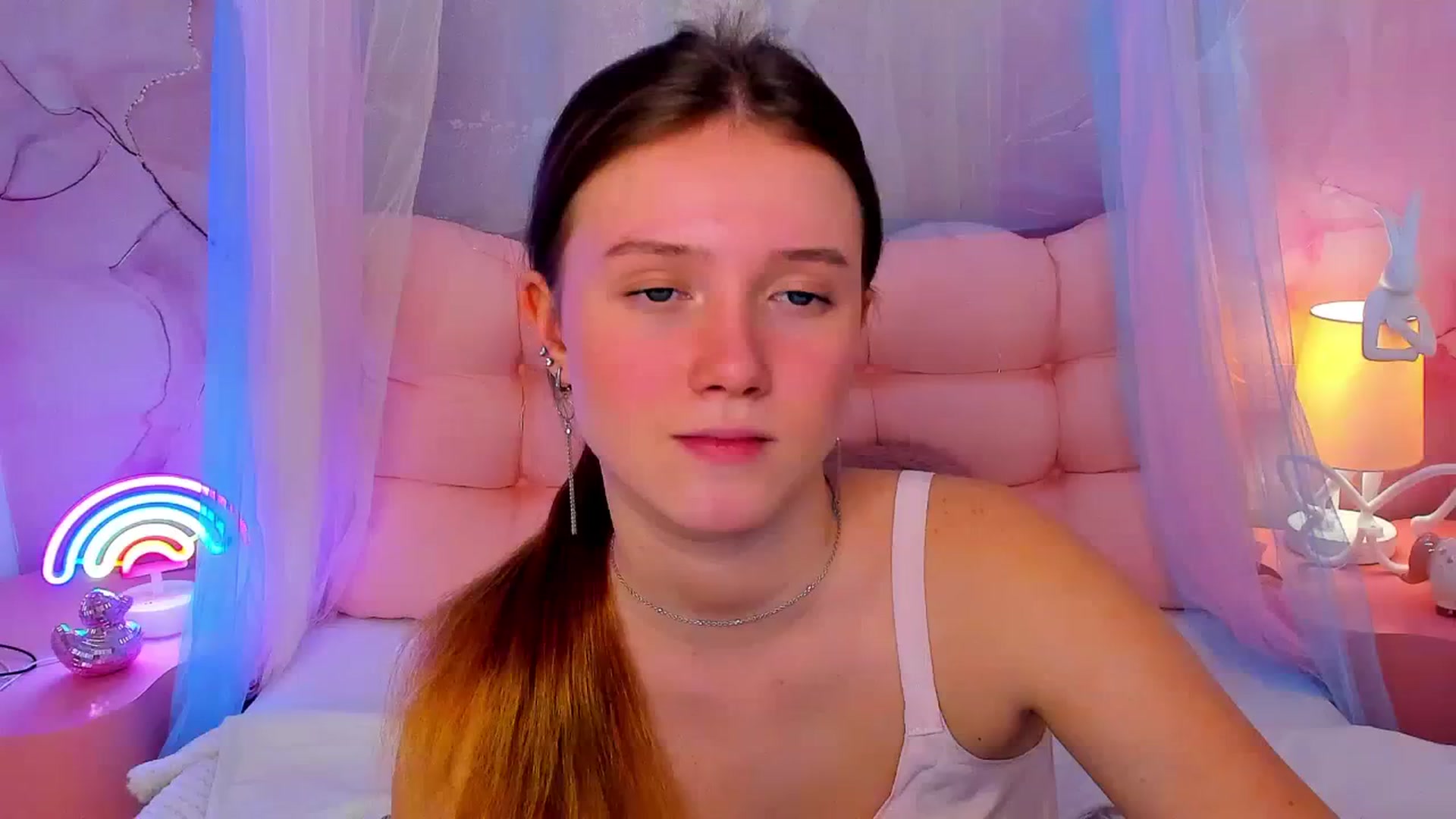 Gallery image thumbnail from Beatrizz's myfreecams stream on, 02/10/2026, 12:55 image 17 of 20