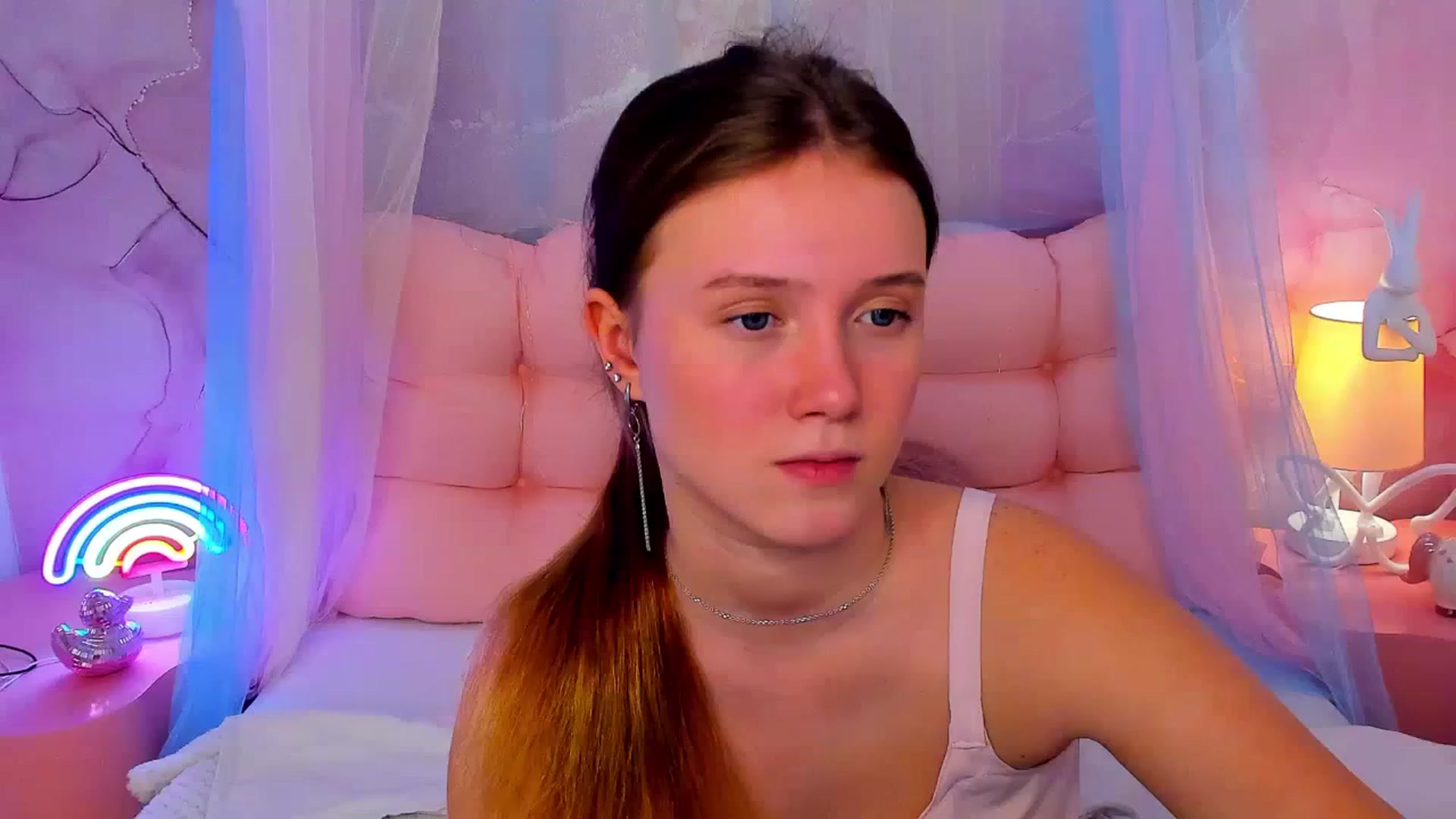 Gallery image thumbnail from Beatrizz's myfreecams stream on, 02/10/2026, 12:55 image 16 of 20