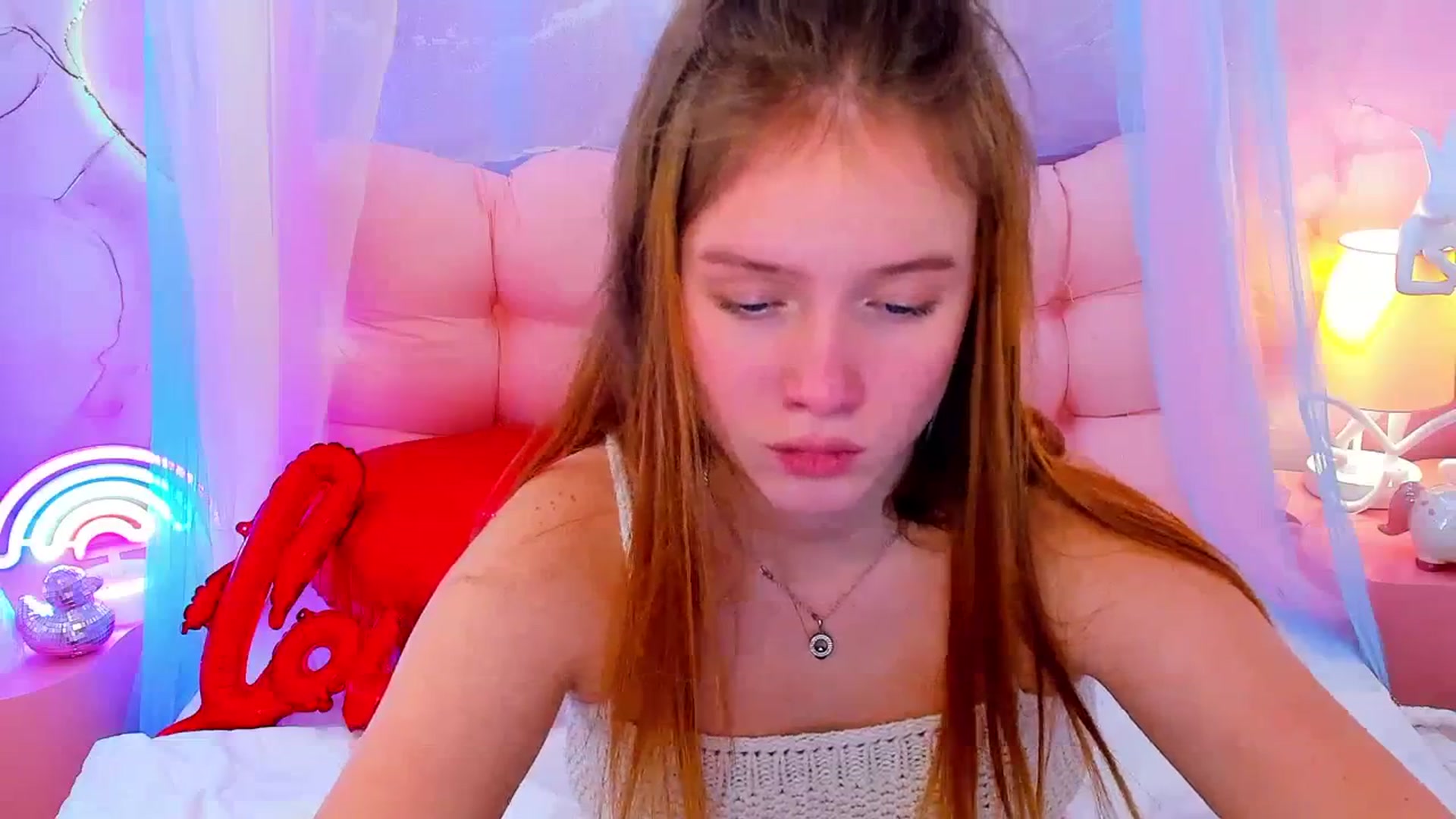 Gallery image thumbnail from Beatrizz's myfreecams stream on, 02/16/2026, 11:25 image 15 of 20