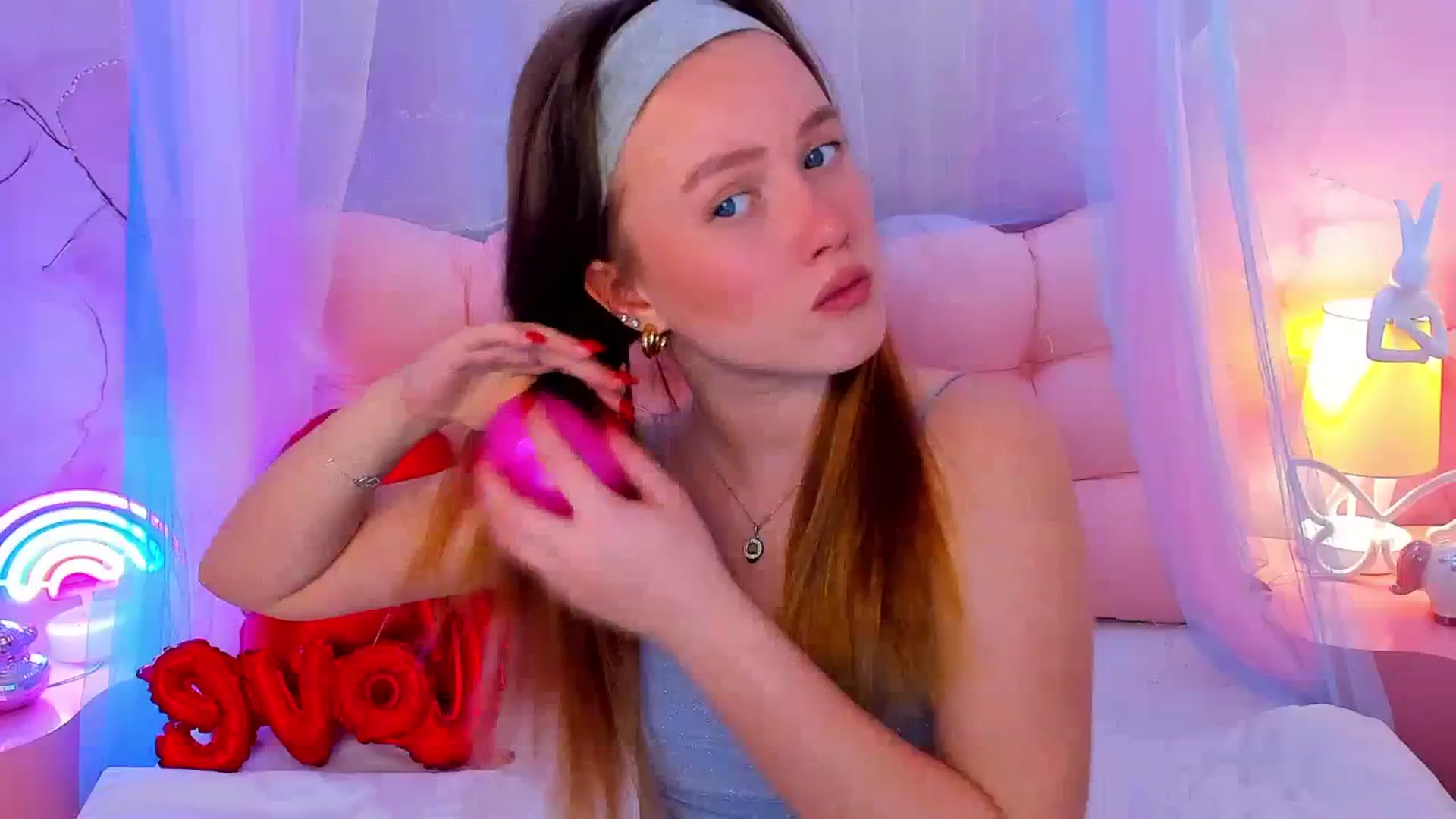 Gallery image thumbnail from Beatrizz's myfreecams stream on, 02/17/2026, 07:49 image 1 of 20