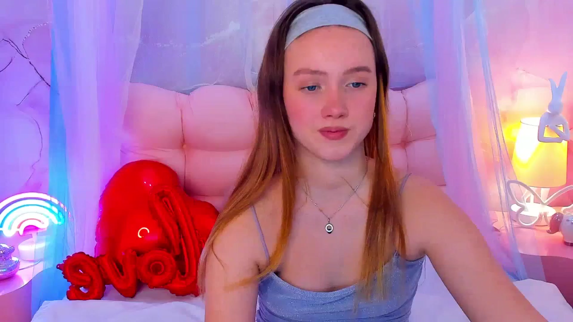 Gallery image thumbnail from Beatrizz's myfreecams stream on, 02/17/2026, 07:49 image 18 of 20