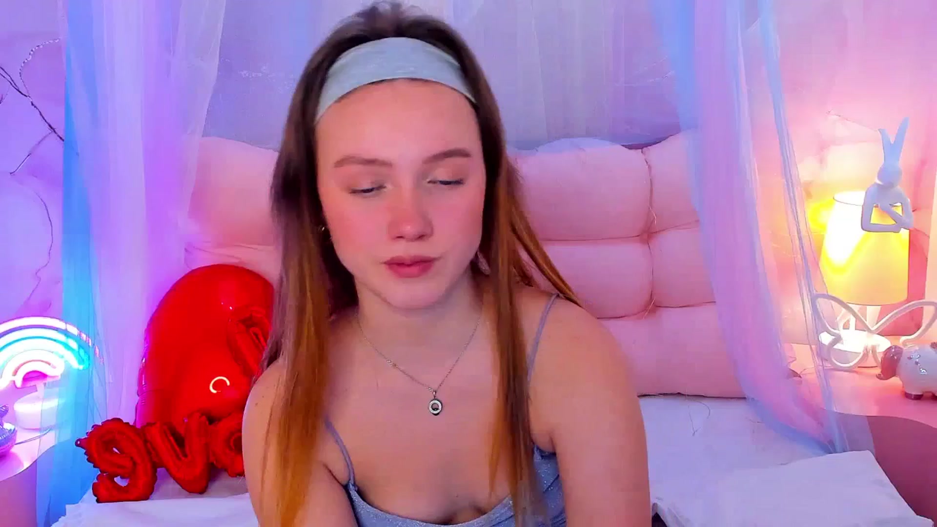 Gallery image thumbnail from Beatrizz's myfreecams stream on, 02/17/2026, 09:11 image 17 of 20