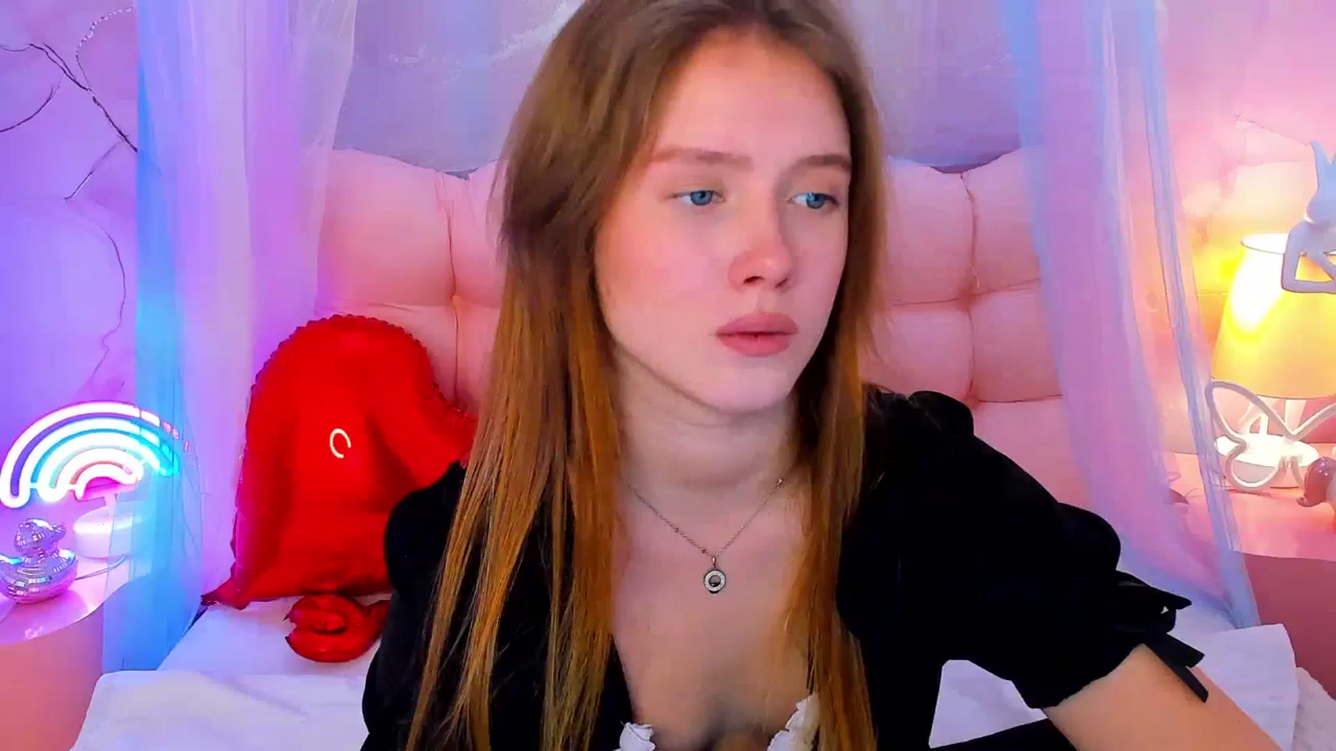 Gallery image thumbnail from Beatrizz's myfreecams stream on, 02/18/2026, 08:33 image 4 of 20