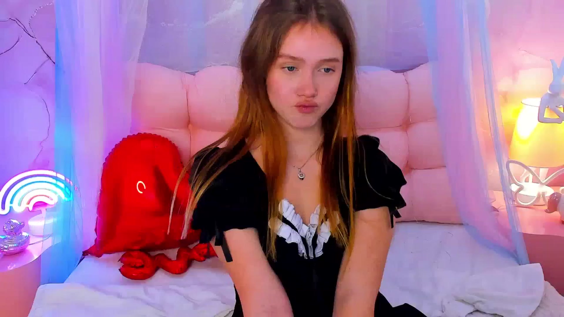 Gallery image thumbnail from Beatrizz's myfreecams stream on, 02/18/2026, 08:33 image 11 of 20